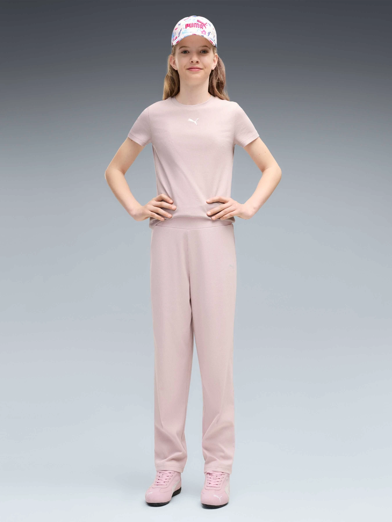 Брюки PUMA Ess Straight Leg Rib Pants модель 691722 Брюки PUMA Ess Straight Leg Rib Pants модель 691722 Фото