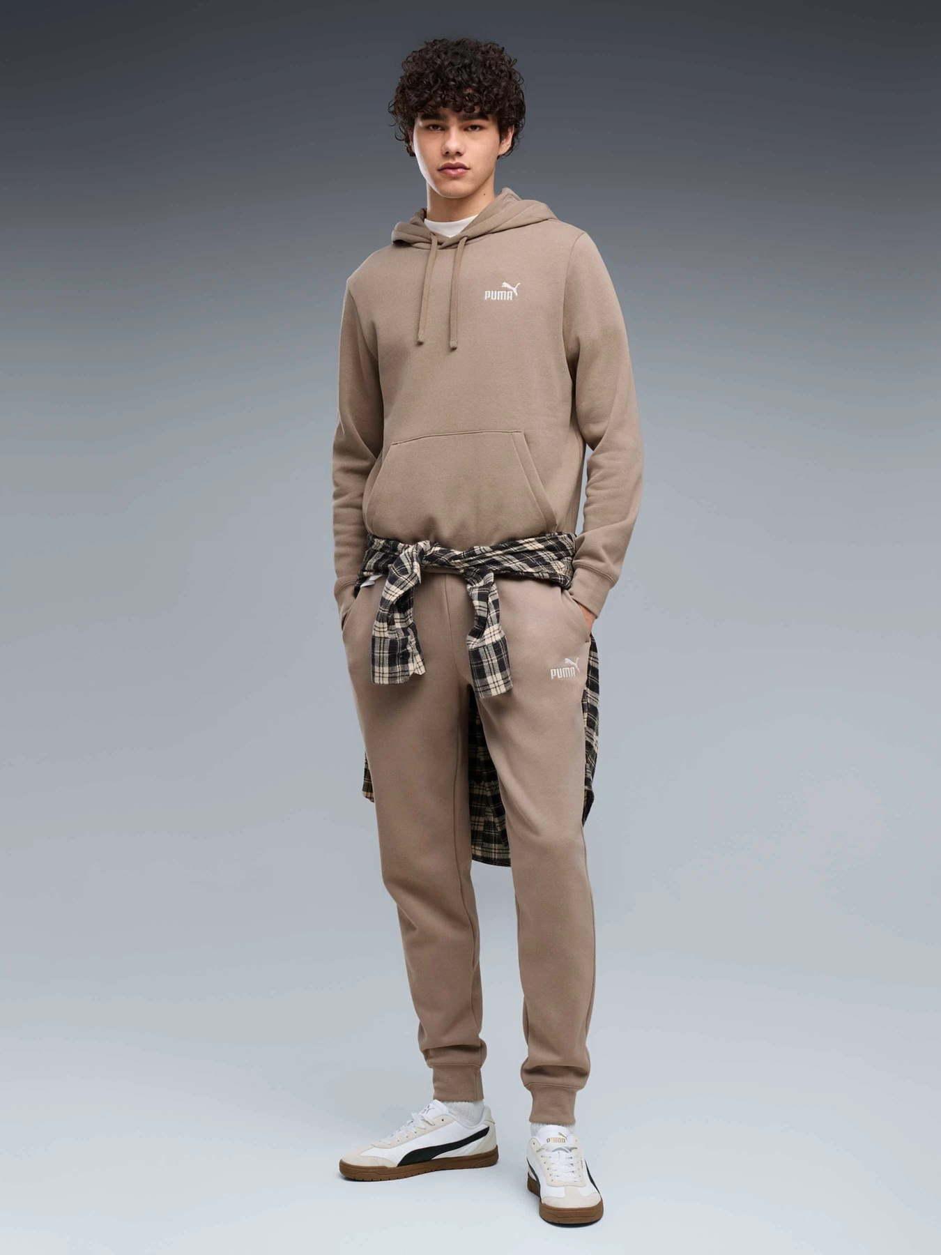 Брюки PUMA Ess No. 1 Logo Sweatpants модель 682607 Брюки PUMA Ess No. 1 Logo Sweatpants модель 682607 Фото