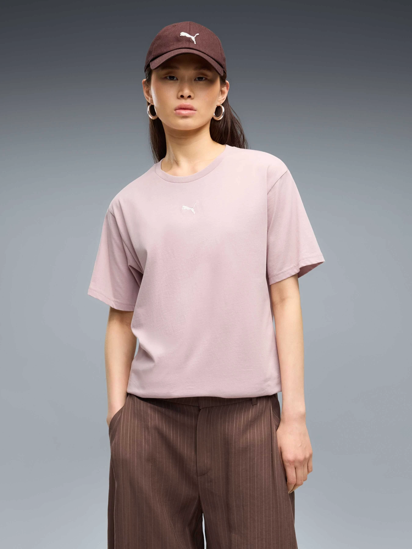 Футболки и поло PUMA Ess Relaxed Tee модель 684971 Футболки и поло PUMA Ess Relaxed Tee модель 684971 Фото