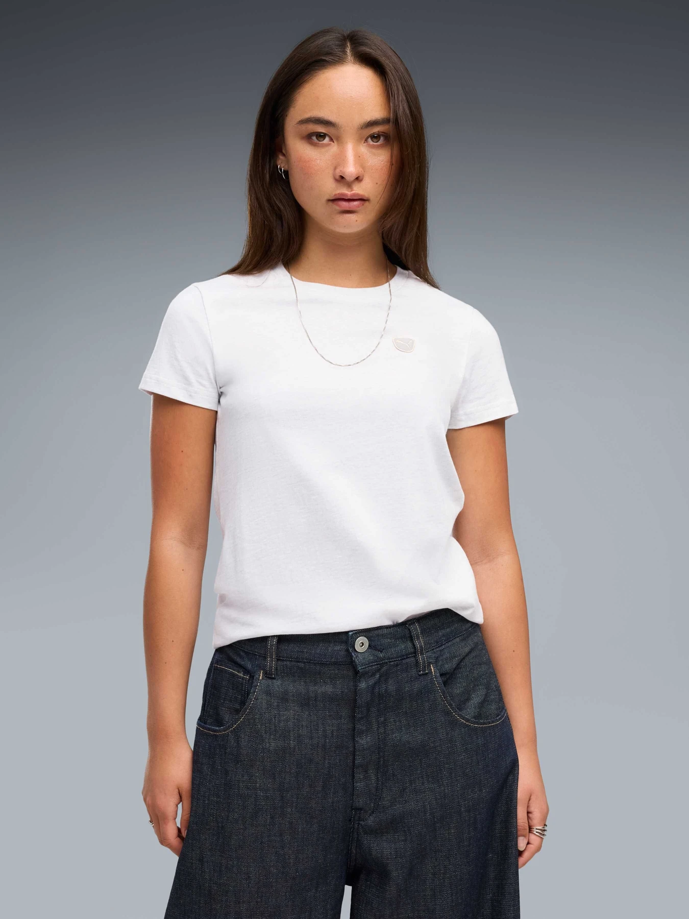 Футболки і поло PUMA Ess Elevated Tee модель 691855 Футболки і поло PUMA Ess Elevated Tee модель 691855 Фото