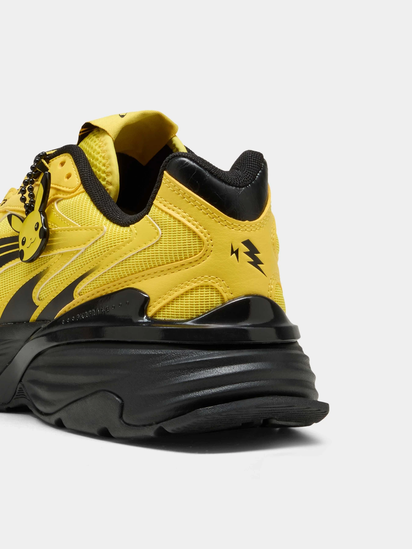 Кроссовки PUMA Fade Nitro Pikachu модель 408105 Фото