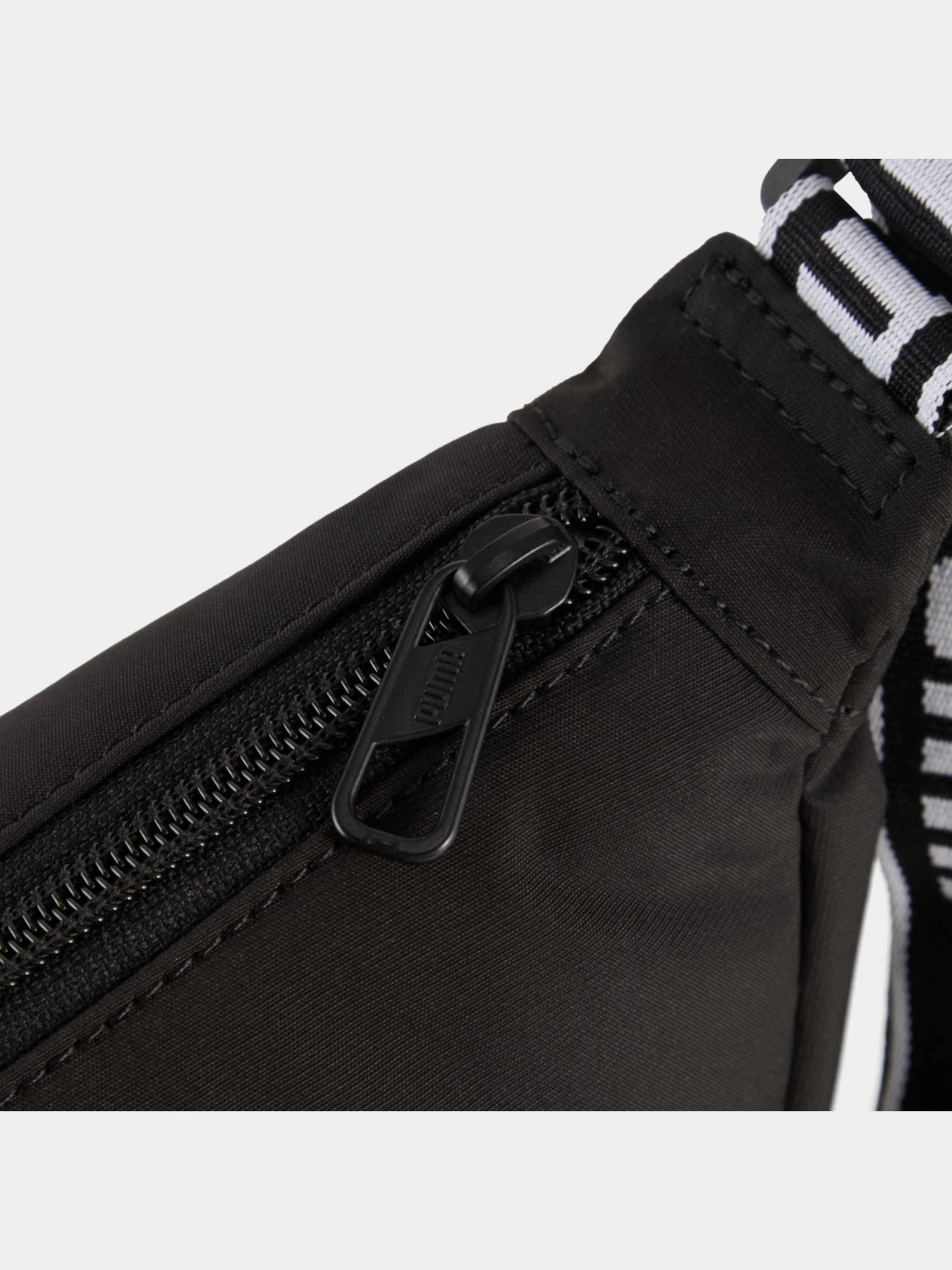 Сумки PUMA Base Half Moon Bag модель 092745 Фото