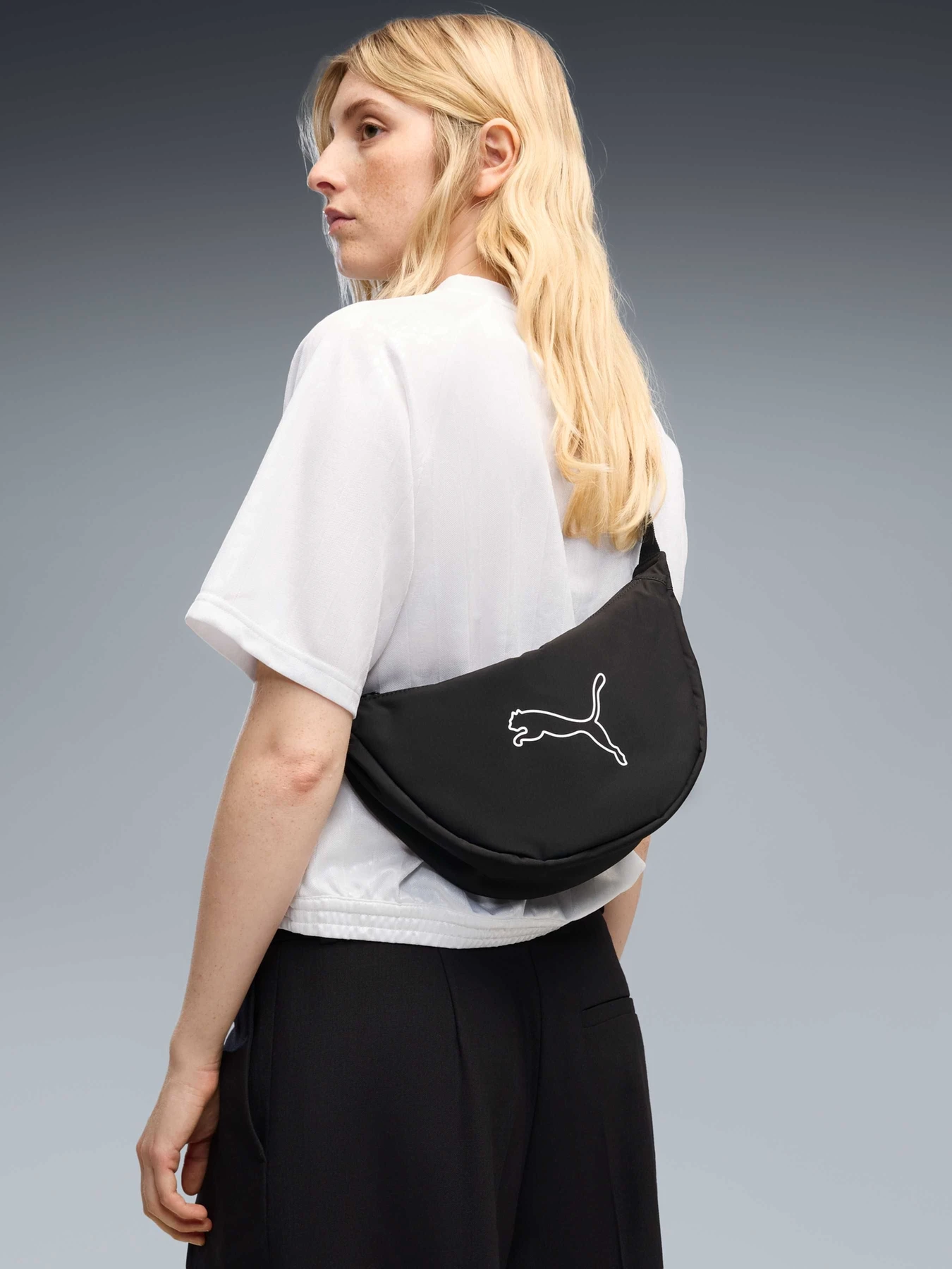 Сумки PUMA Base Half Moon Bag модель 092745 Фото