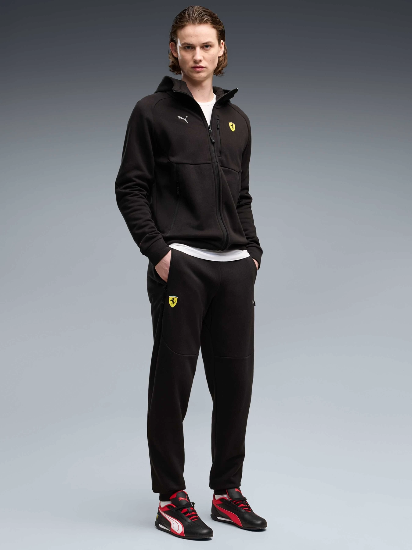 Брюки PUMA Ferrari Tech Pant модель 637492 Брюки PUMA Ferrari Tech Pant модель 637492 Фото