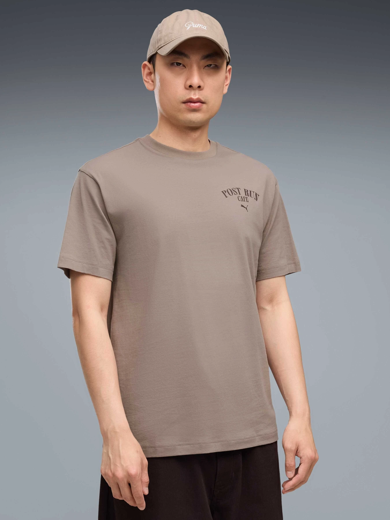 Футболки и поло PUMA Graphic Cafe Tee модель 636762 Футболки и поло PUMA Graphic Cafe Tee модель 636762 Фото