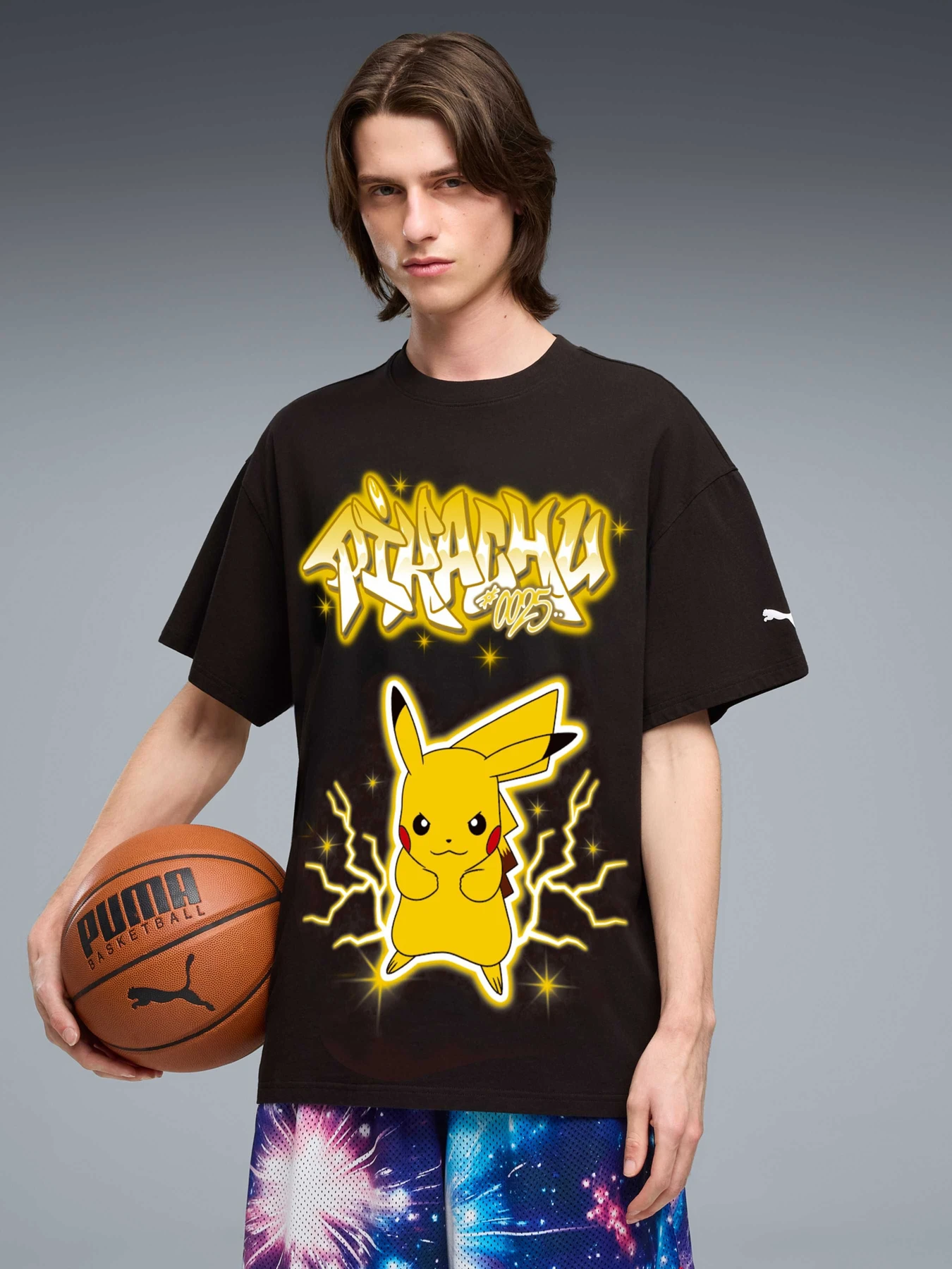 Футболки и поло PUMA Pokemon x Hoops Pikachu Tee модель 635658 Фото