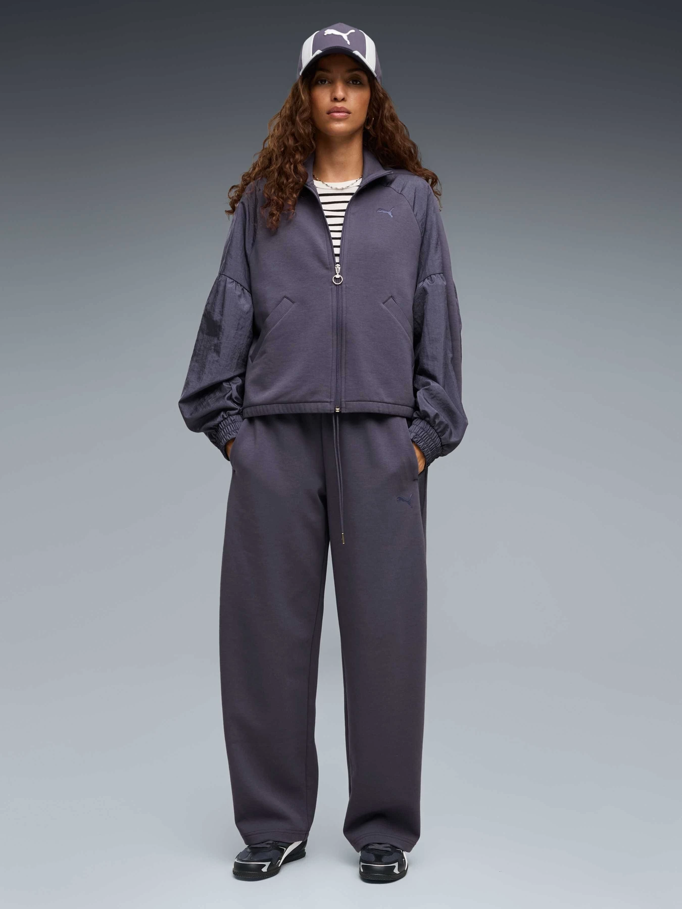 Штани PUMA Her Barrel Leg Pants модель 694024 Фото