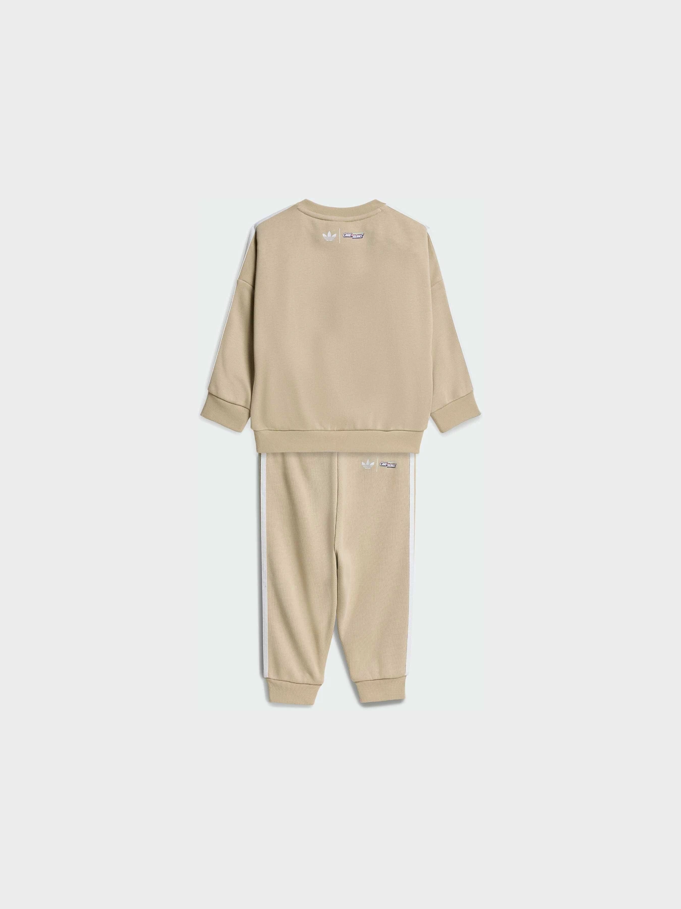 Костюми Adidas Graphics модель KU8541 Костюми Adidas Graphics модель KU8541 Фото