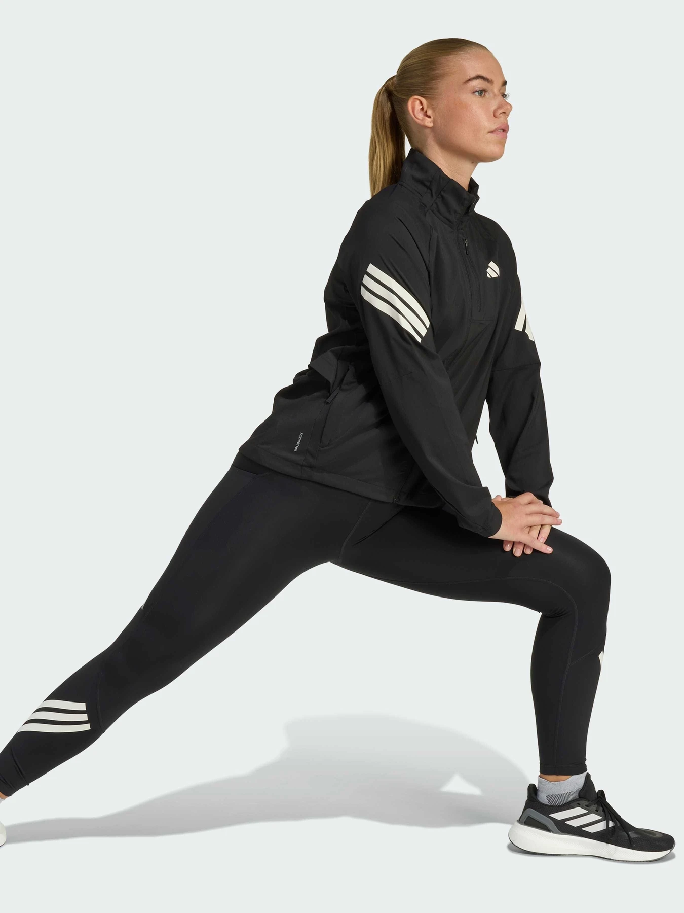 Куртки и дубленки Adidas модель JZ5145 Куртки и дубленки Adidas модель JZ5145 Фото