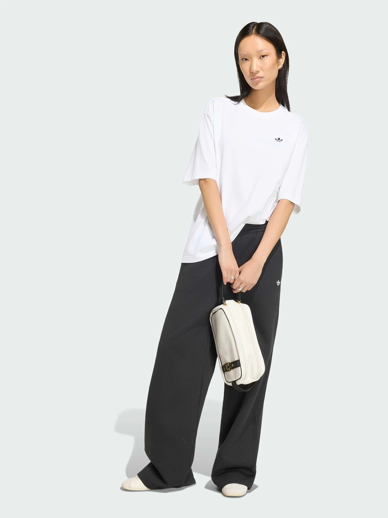 Футболки и поло Adidas Adidas Essentials модель KT4807 Футболки и поло Adidas Adidas Essentials модель KT4807 Фото