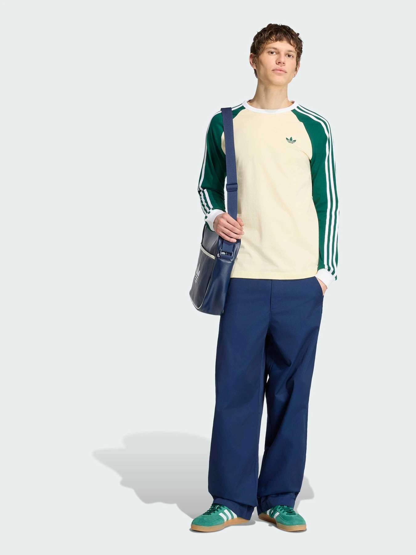 Худі та світшоти Adidas 3 Stripes модель KT5063 Фото