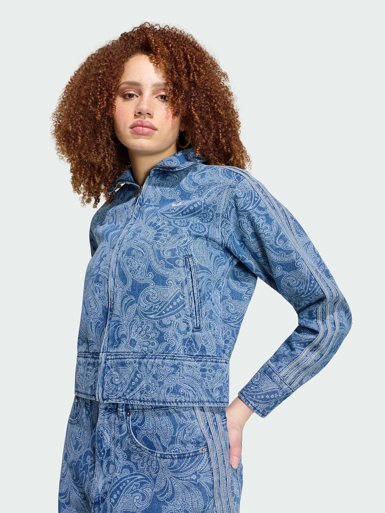 Куртки и дубленки Adidas модель KR6674 Фото