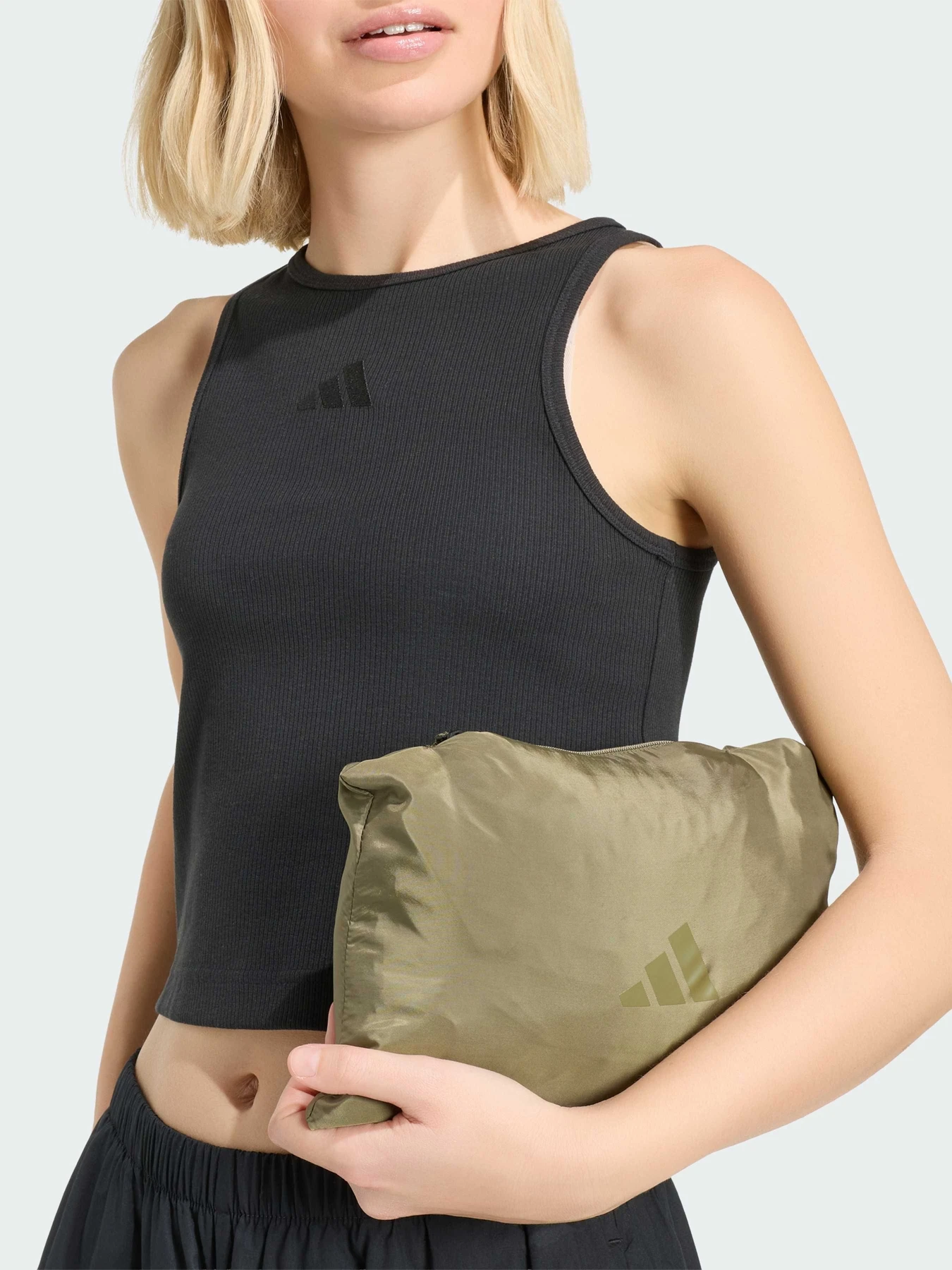 Куртки и дубленки Adidas модель KG1529 Куртки и дубленки Adidas модель KG1529 Фото