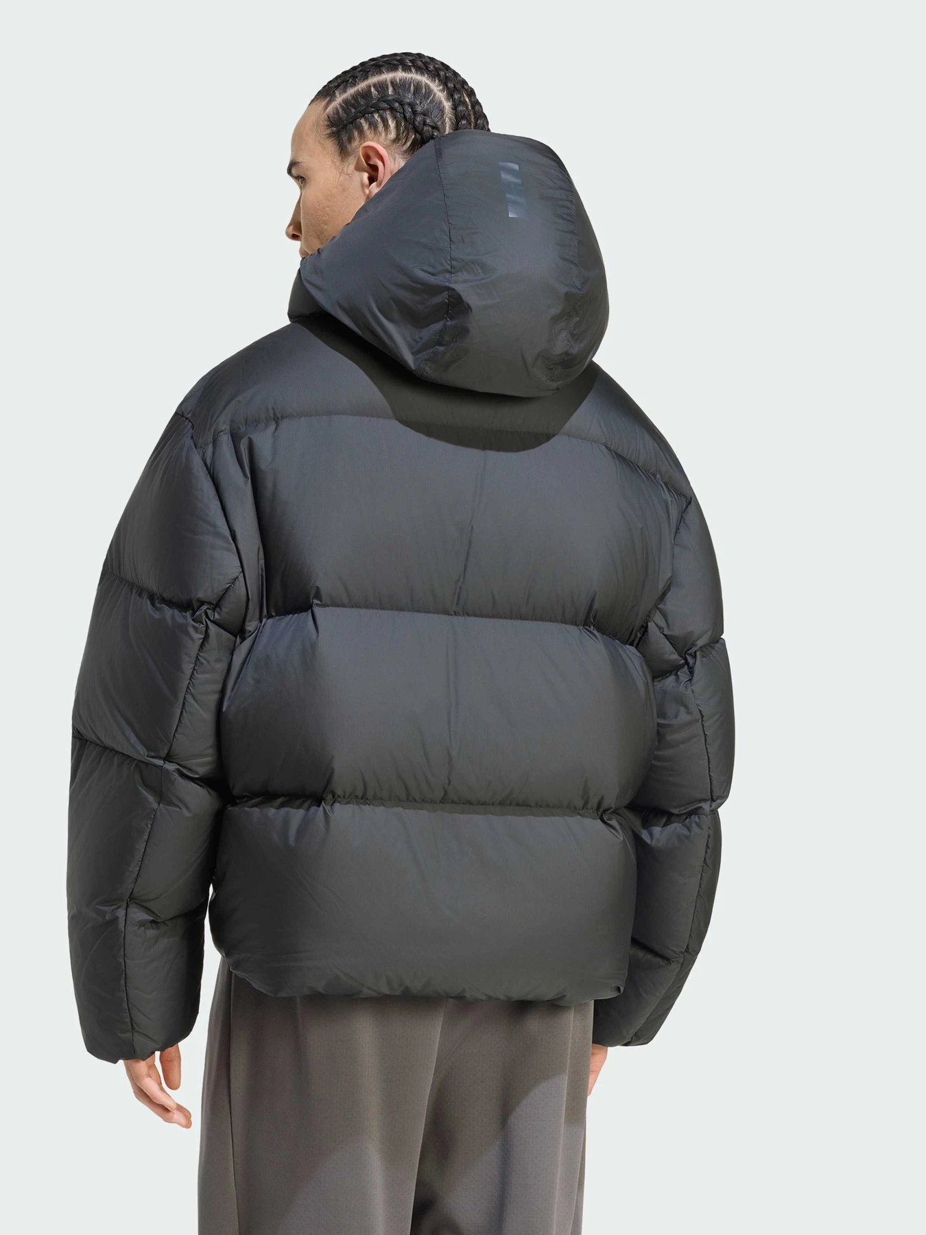 Куртки и дубленки Adidas ZNE модель KG1543 Куртки и дубленки Adidas ZNE модель KG1543 Фото