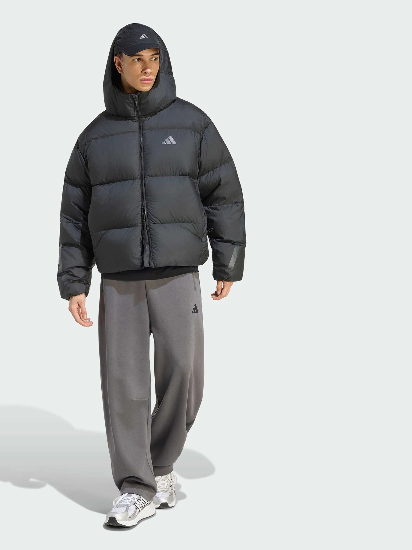 Куртки и дубленки Adidas ZNE модель KG1543 Куртки и дубленки Adidas ZNE модель KG1543 Фото