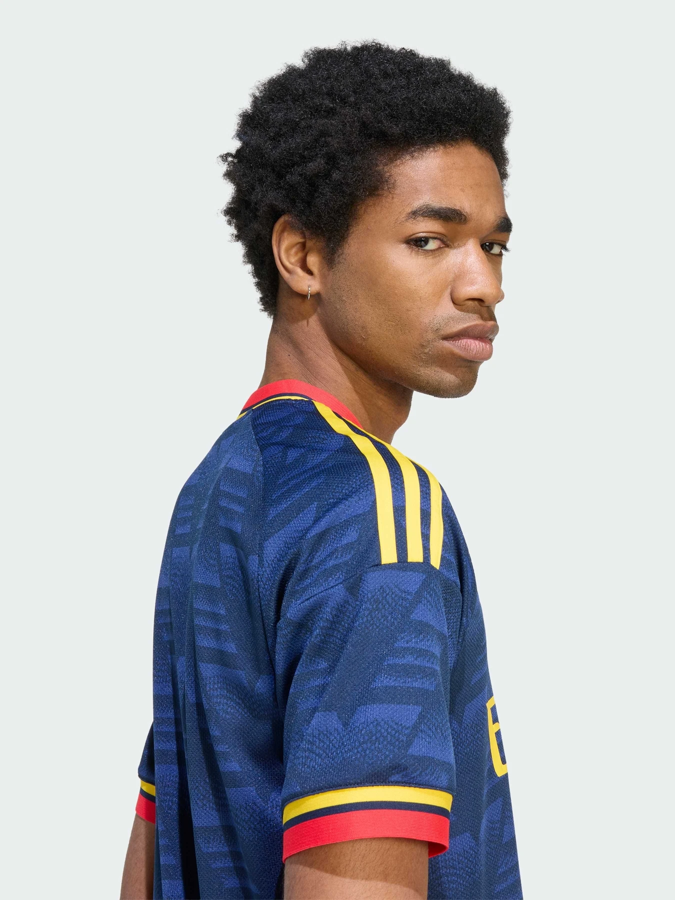 Футболки и поло Adidas модель JZ3160 Футболки и поло Adidas модель JZ3160 Фото