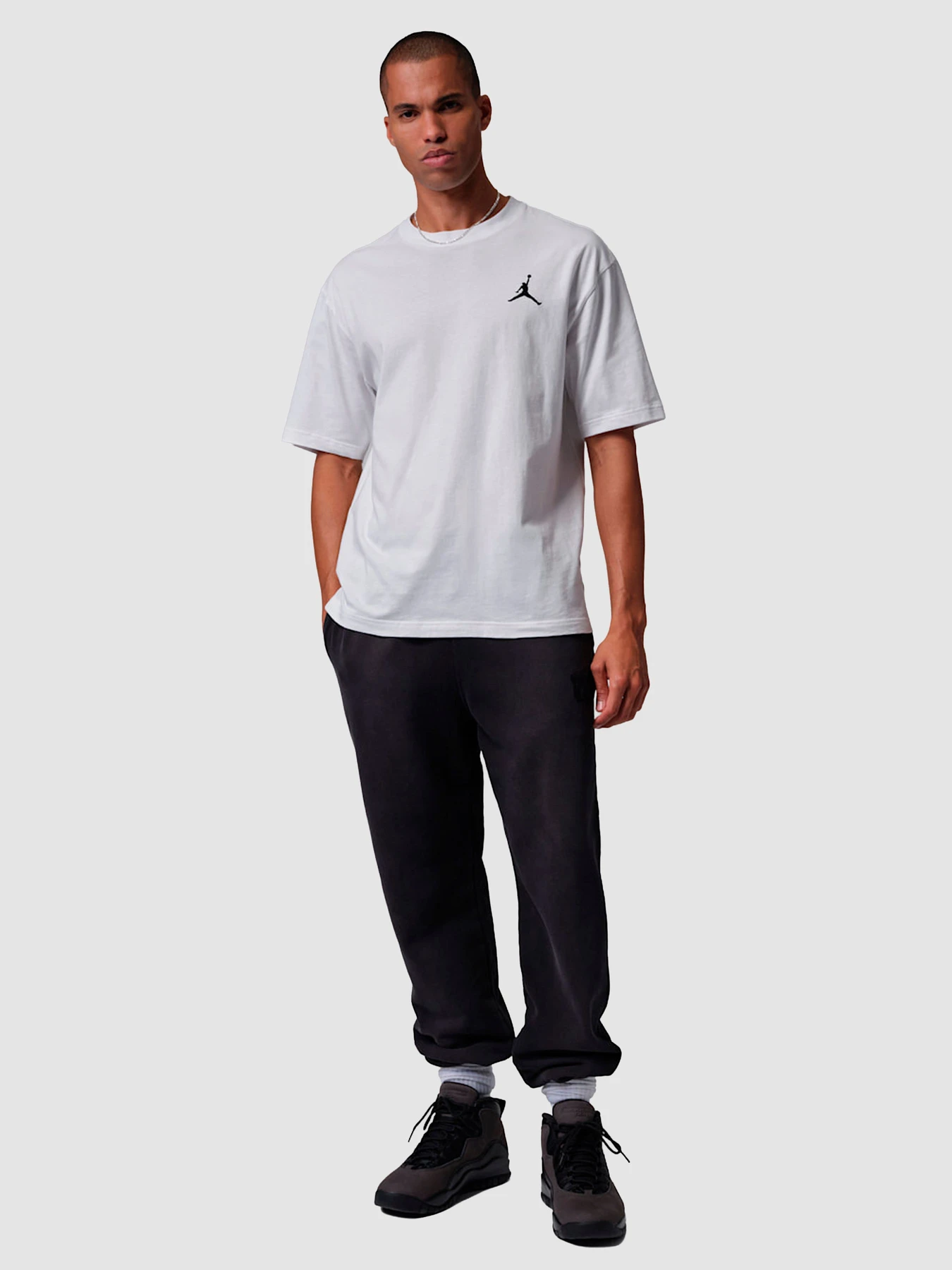 Футболки и поло Jordan Embroidered Jumpman T-Shirt модель IF5566-100 Футболки и поло Jordan Embroidered Jumpman T-Shirt модель IF5566-100 Фото