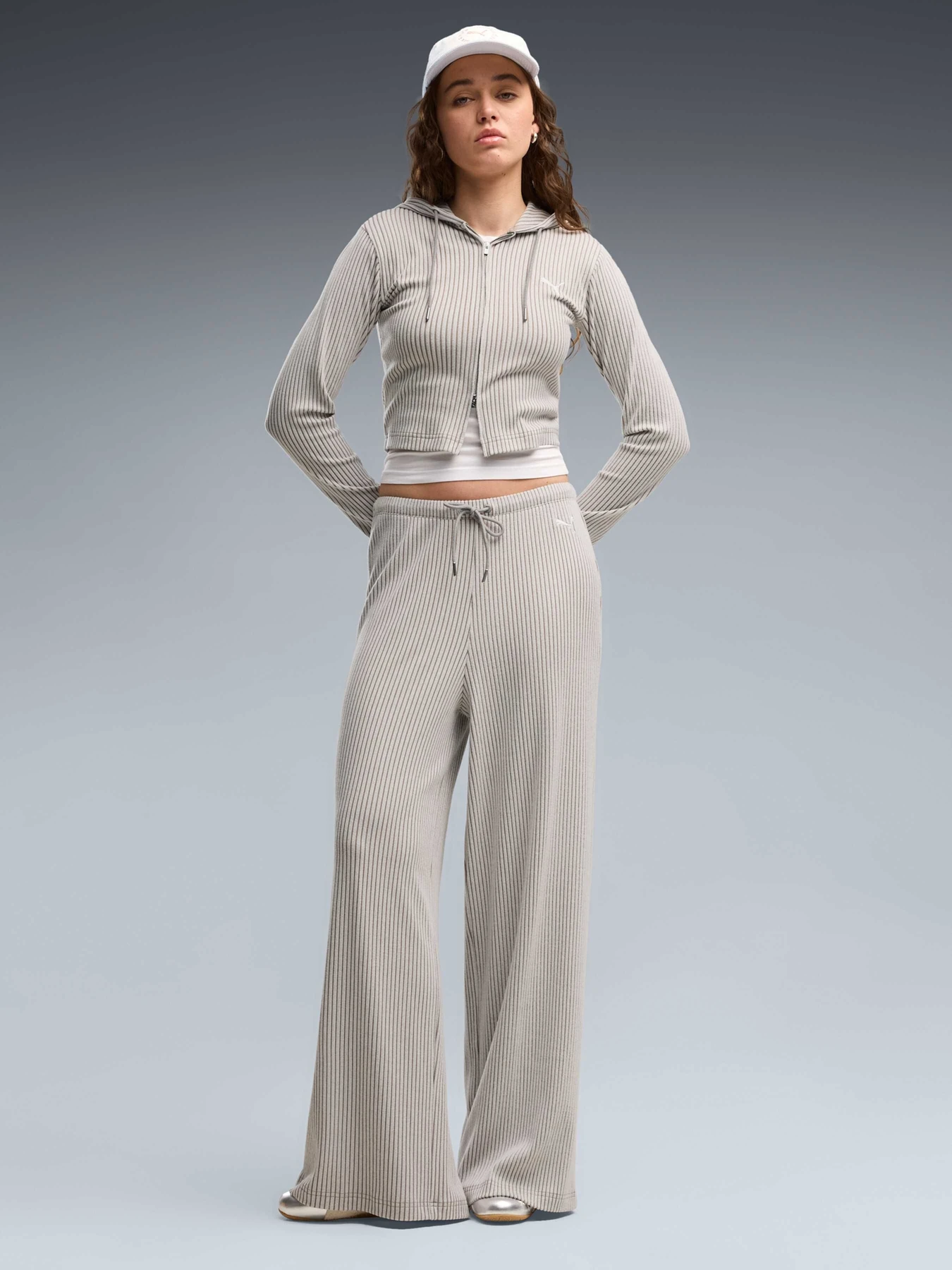 Брюки PUMA Ess Ribbed Pants модель 636667 Фото