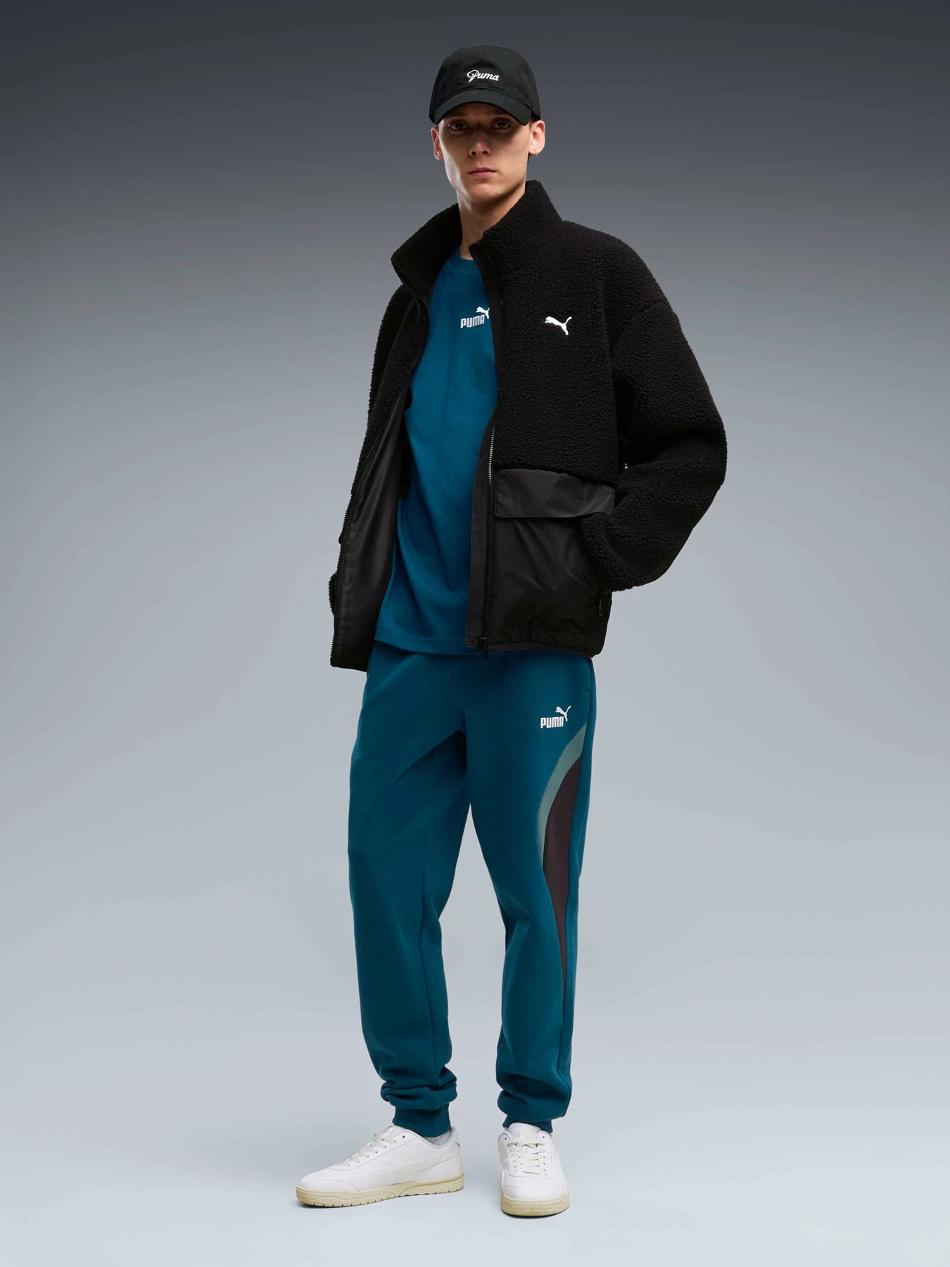 Брюки PUMA Ess Block Sweatpants модель 694346 Фото