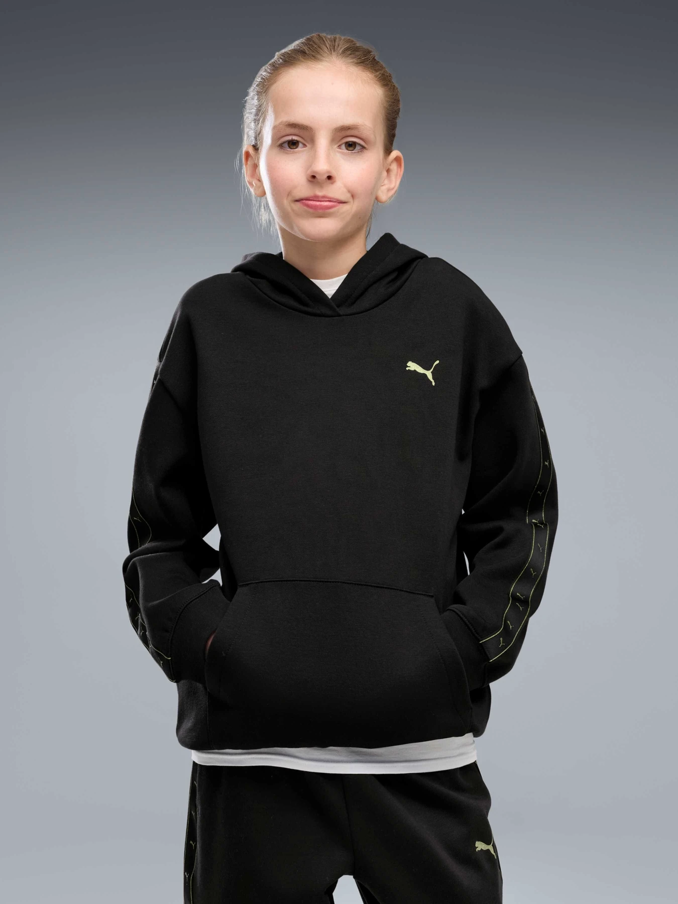 Худи и свитшоты PUMA Ess Tape Relaxed Hoodie модель 694958 Фото