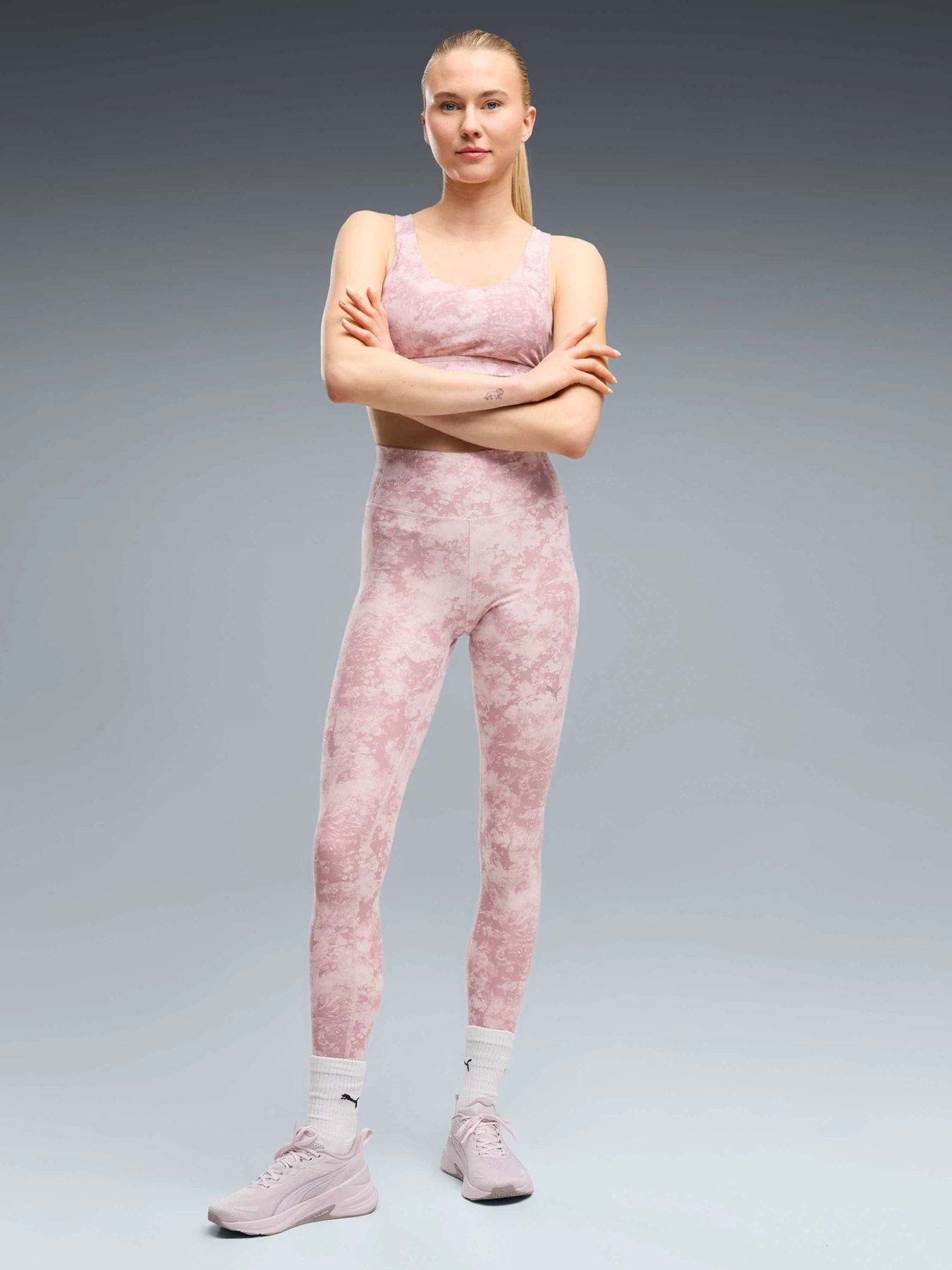 Штани PUMA W Cloudspun Tight Hw Fl - Ao модель 529156 Штани PUMA W Cloudspun Tight Hw Fl - Ao модель 529156 Фото