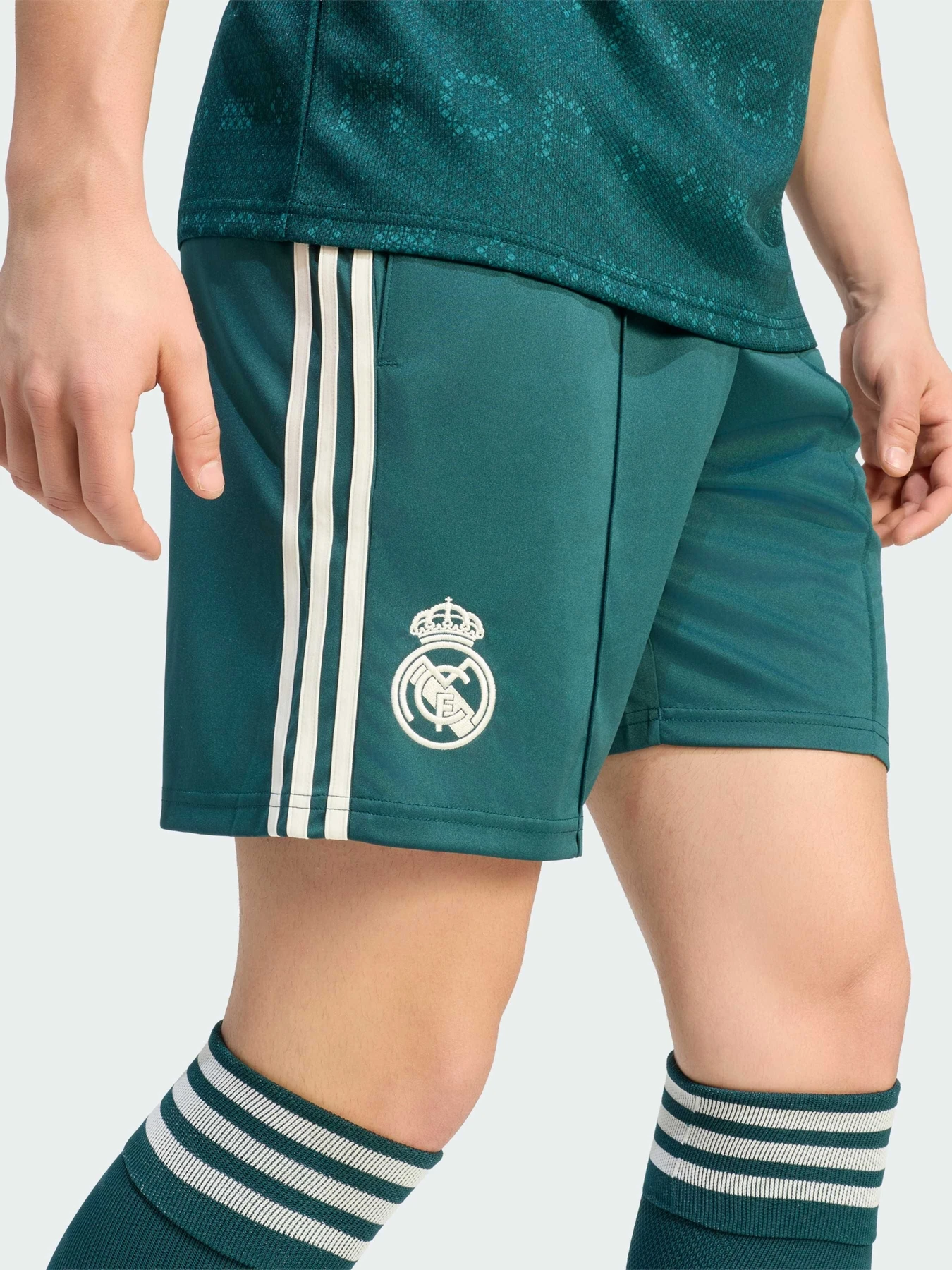 Шорты Adidas модель JZ7211 Шорты Adidas модель JZ7211 Фото