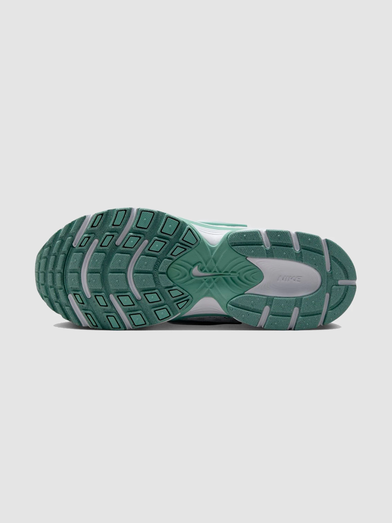 Кроссовки NIKE V5 Rnr модель HQ7901-106 Кроссовки NIKE V5 Rnr модель HQ7901-106 Фото