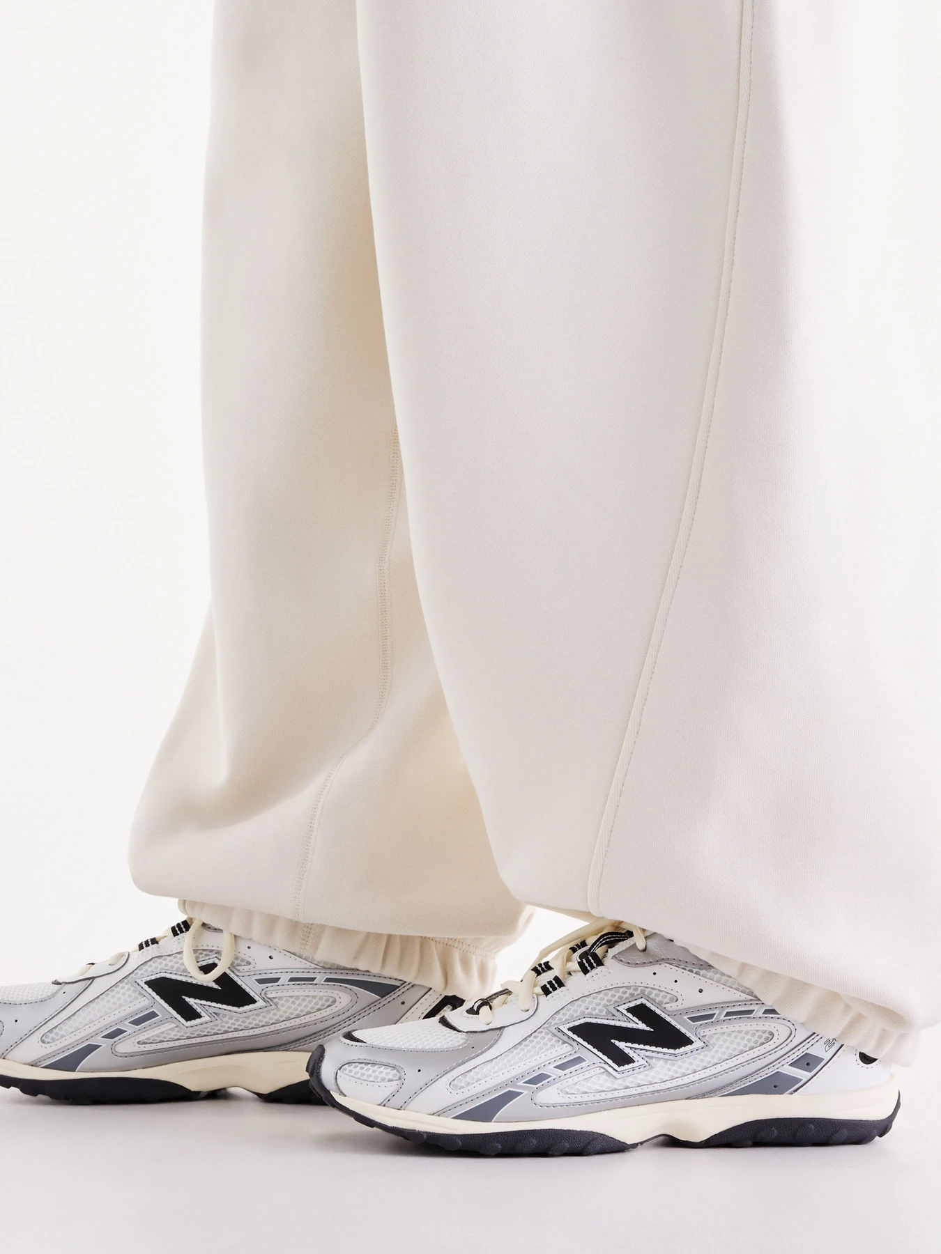Штани New Balance Athletics Crafted Fleece модель WB62L0NLLIN Штани New Balance Athletics Crafted Fleece модель WB62L0NLLIN Фото