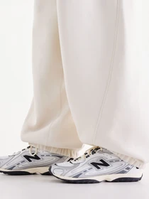 Штани New Balance Athletics Crafted Fleece модель WB62L0NLLIN Фото