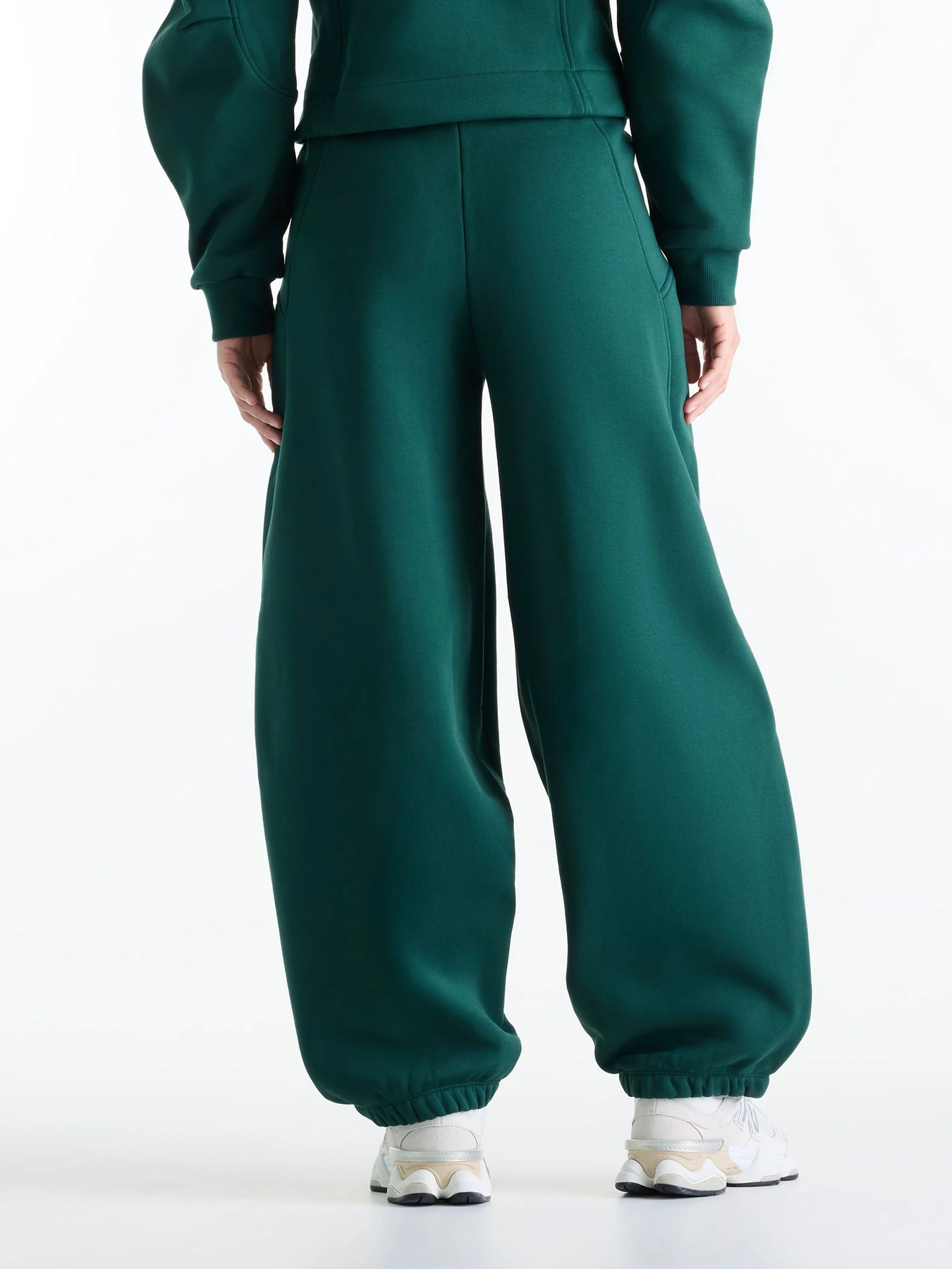 Брюки New Balance Athletics Crafted Fleece модель WB62L0NLNOG Брюки New Balance Athletics Crafted Fleece модель WB62L0NLNOG Фото