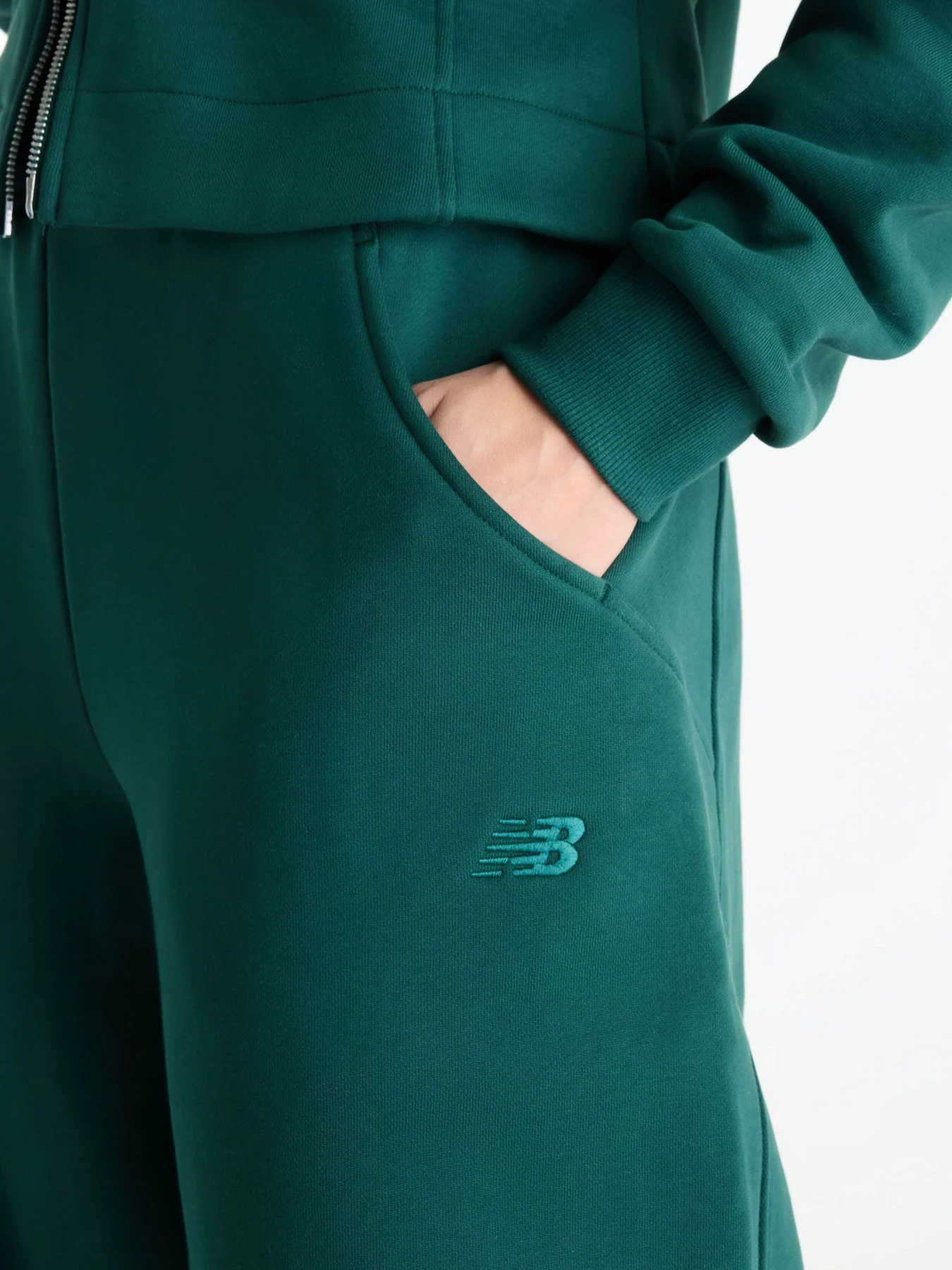 Брюки New Balance Athletics Crafted Fleece модель WB62L0NLNOG Брюки New Balance Athletics Crafted Fleece модель WB62L0NLNOG Фото