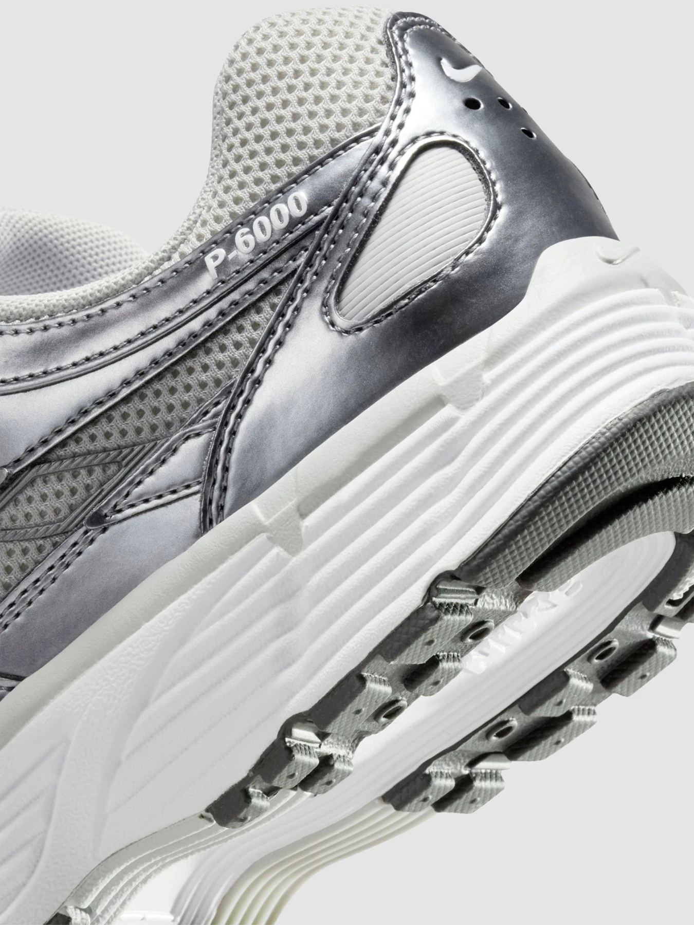 Кроссовки NIKE P-6000 модель IO3496-001 Кроссовки NIKE P-6000 модель IO3496-001 Фото