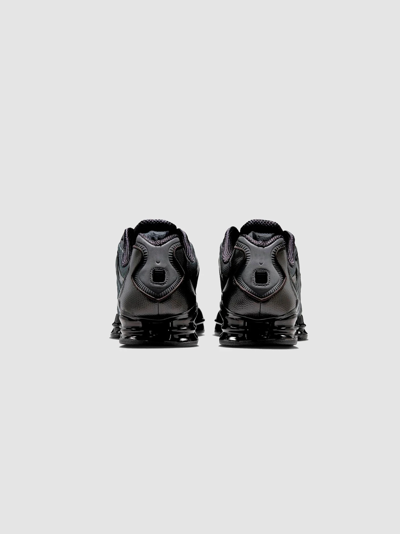 Кросівки NIKE Shox Tl модель IR5276-001 Фото