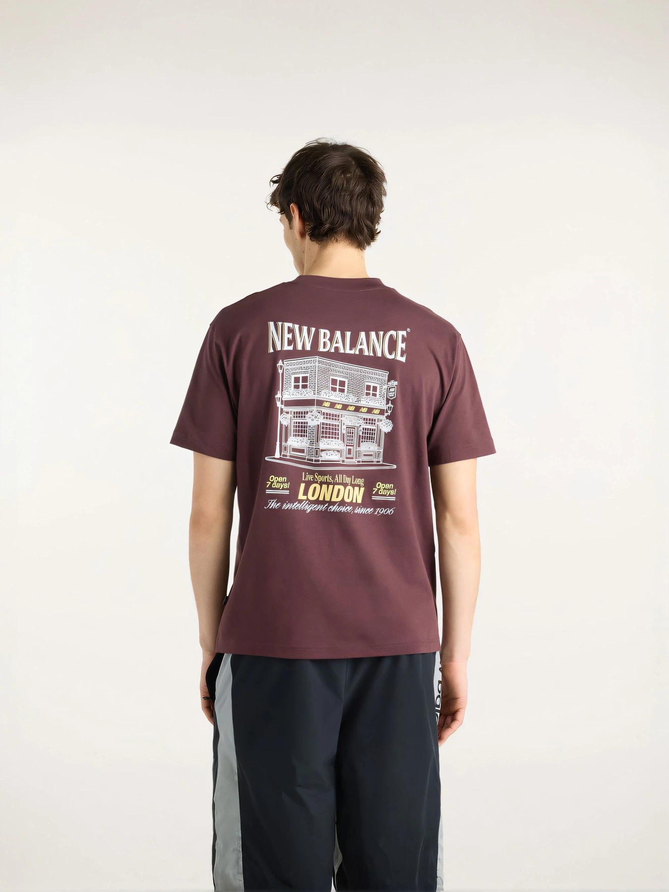 Футболки и поло New Balance модель MT62B9LIYLR Футболки и поло New Balance модель MT62B9LIYLR Фото