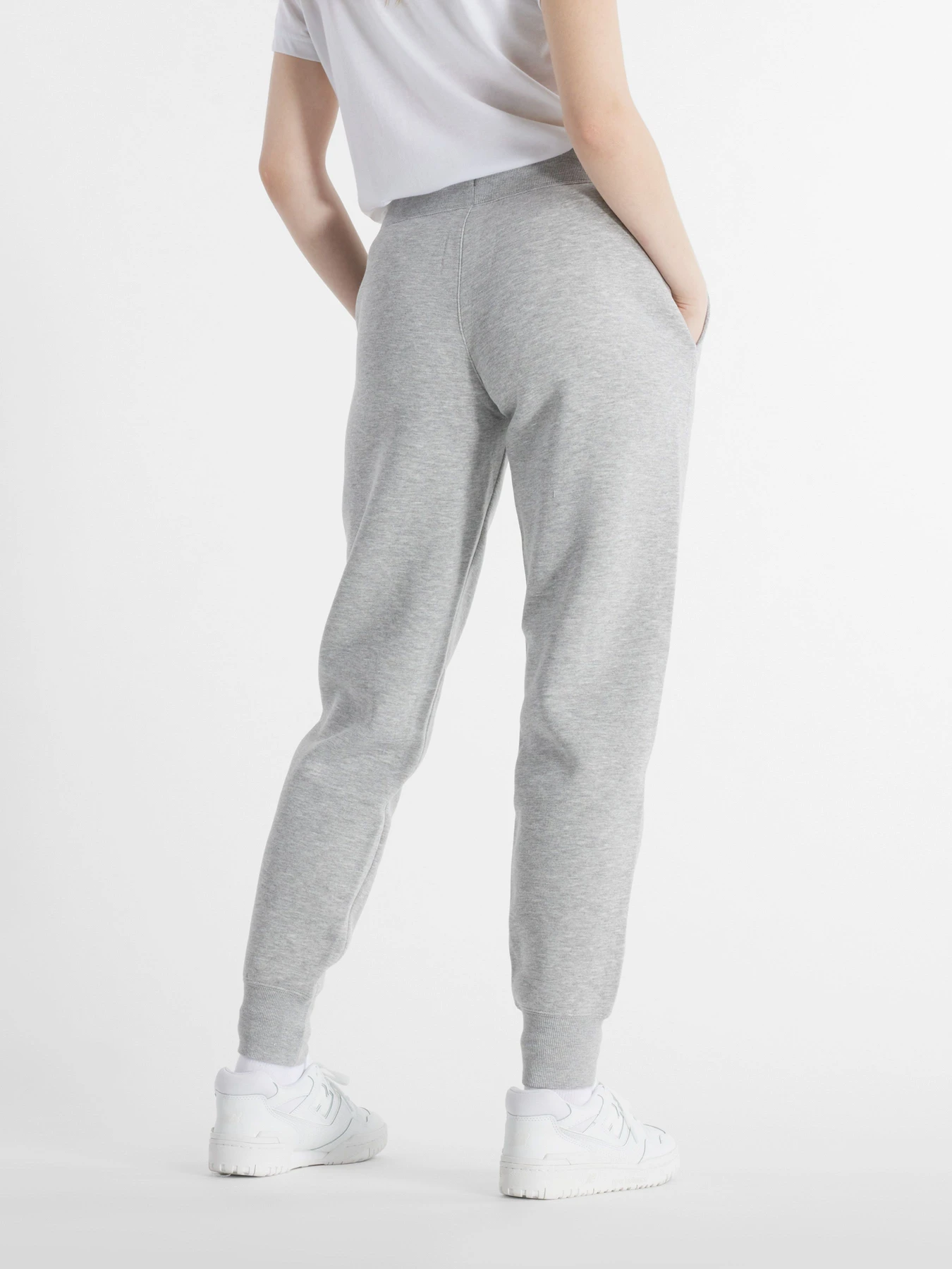 Штани New Balance Sport Fleece Jogger модель WP43805AG Фото