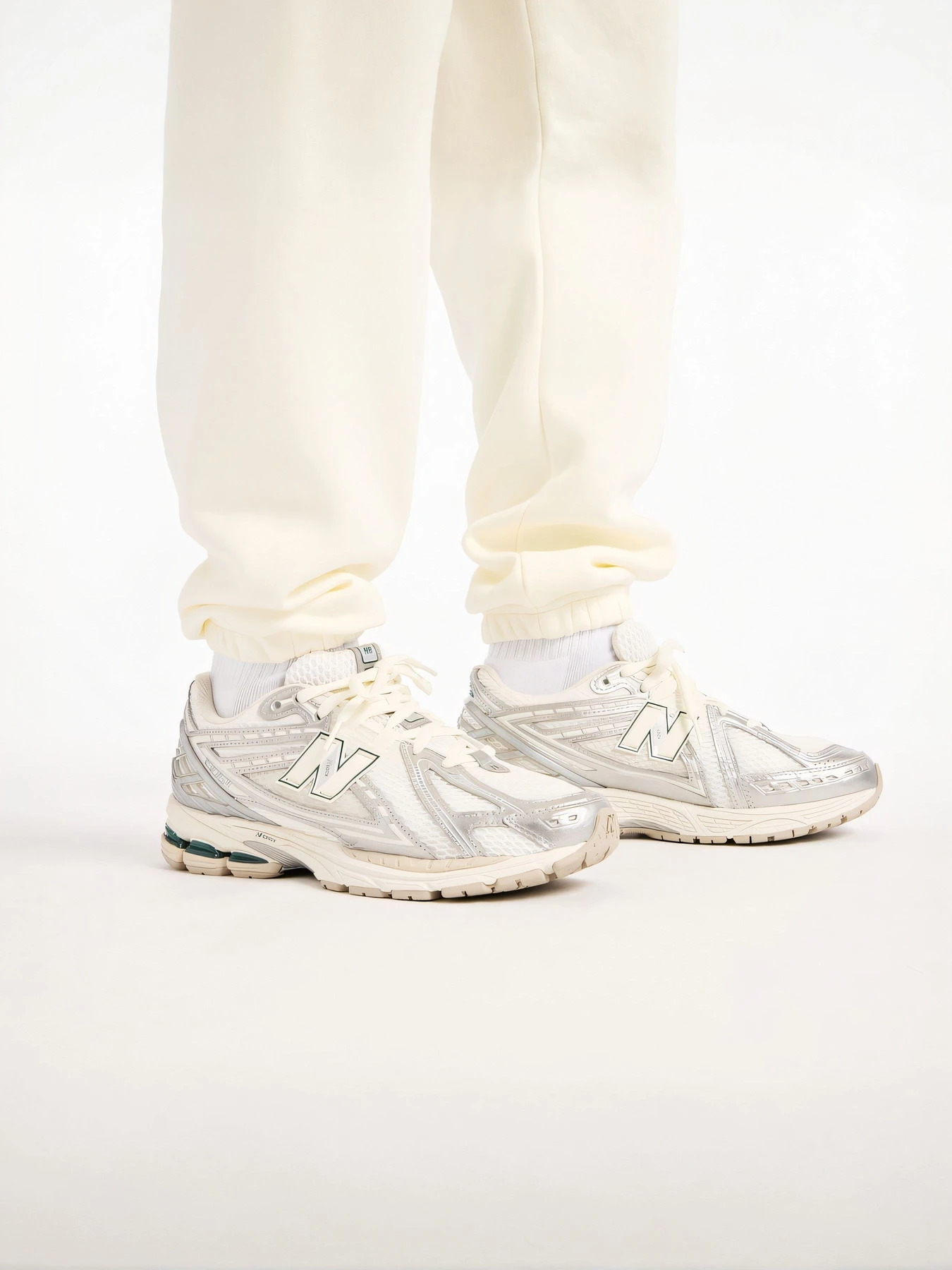 Брюки New Balance модель MB62S1NTAGA Брюки New Balance модель MB62S1NTAGA Фото