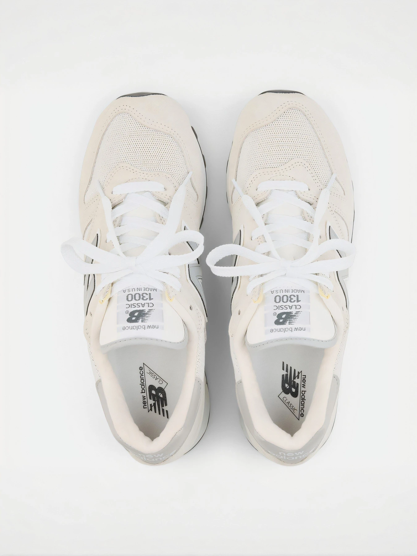 Кросівки New Balance Made in USA 1300 модель U1300WH Кросівки New Balance Made in USA 1300 модель U1300WH Фото