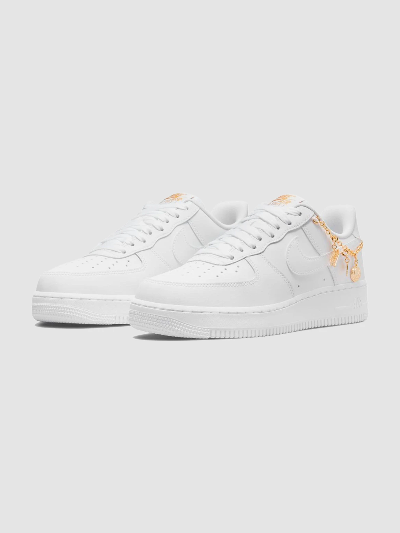 Кроссовки NIKE Air Force 1 07 Lx модель DD1525-100 Кроссовки NIKE Air Force 1 07 Lx модель DD1525-100 Фото