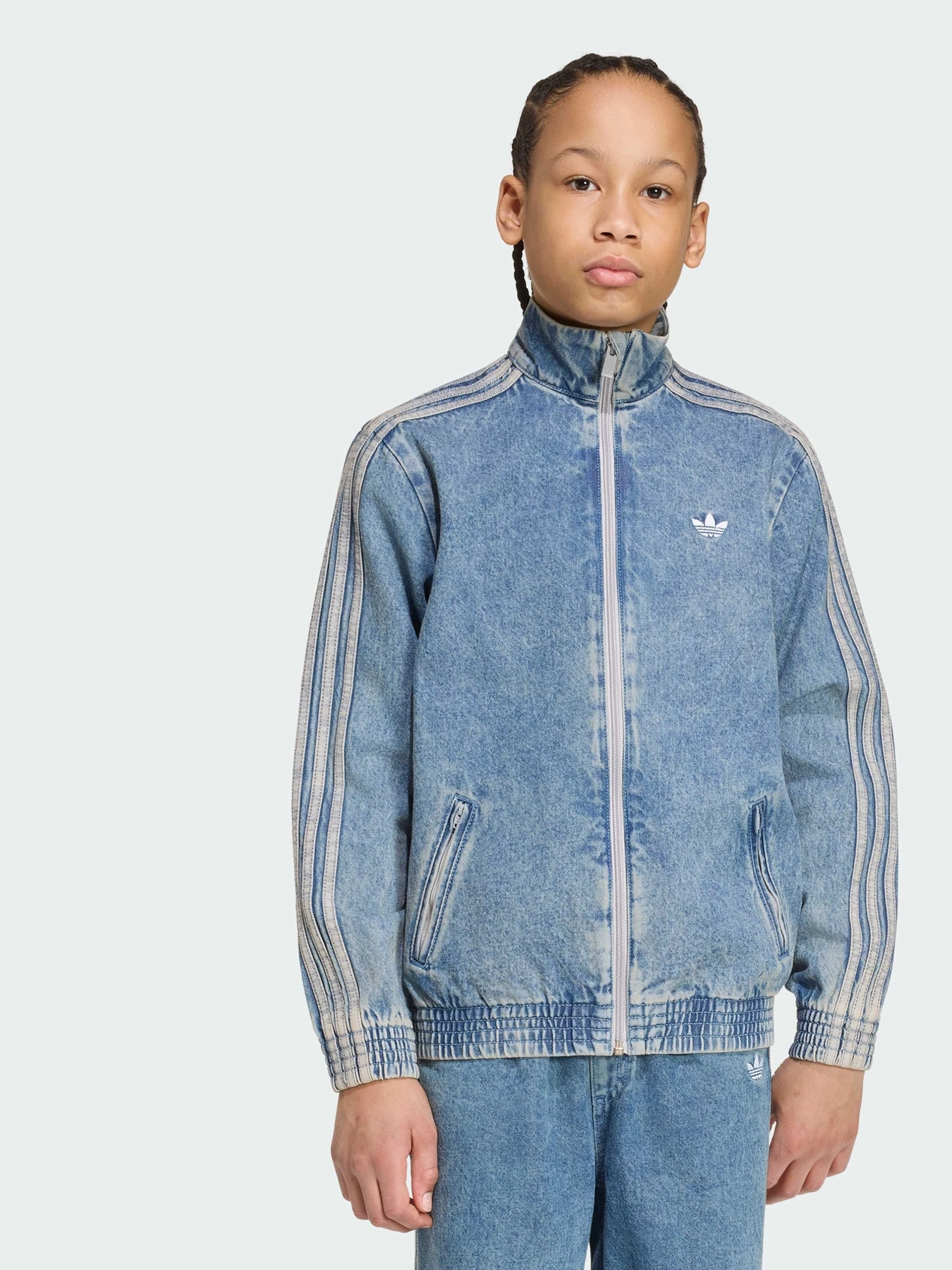 Куртки и дубленки Adidas модель KR6530 Куртки и дубленки Adidas модель KR6530 Фото