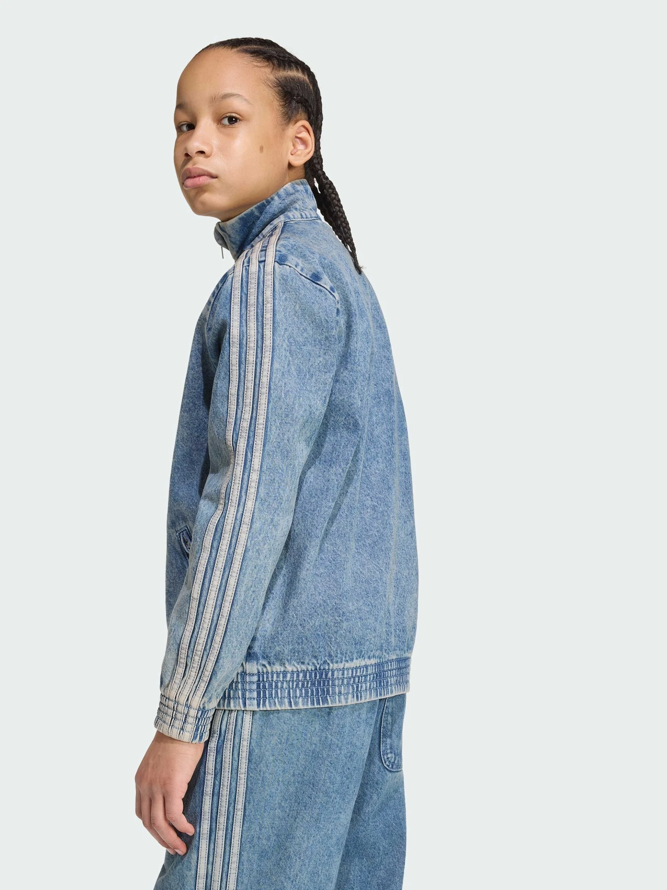 Куртки и дубленки Adidas модель KR6530 Куртки и дубленки Adidas модель KR6530 Фото