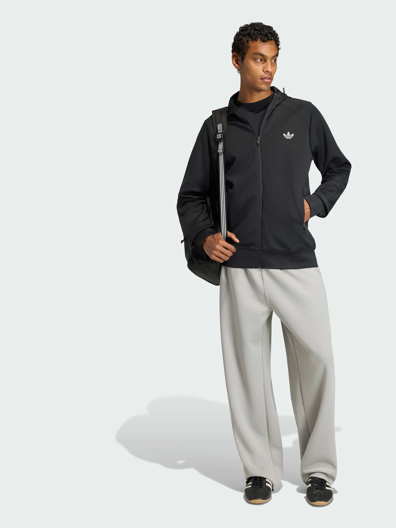 Худи и свитшоты Adidas модель KT4620 Худи и свитшоты Adidas модель KT4620 Фото
