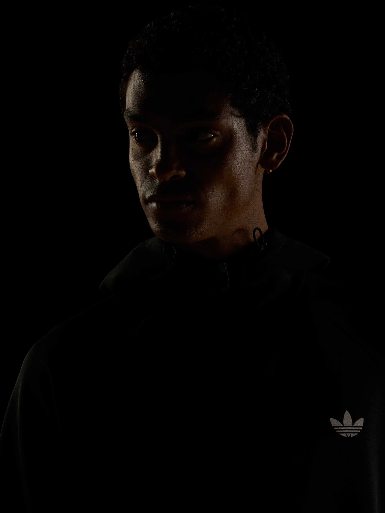 Худи и свитшоты Adidas модель KT4620 Худи и свитшоты Adidas модель KT4620 Фото