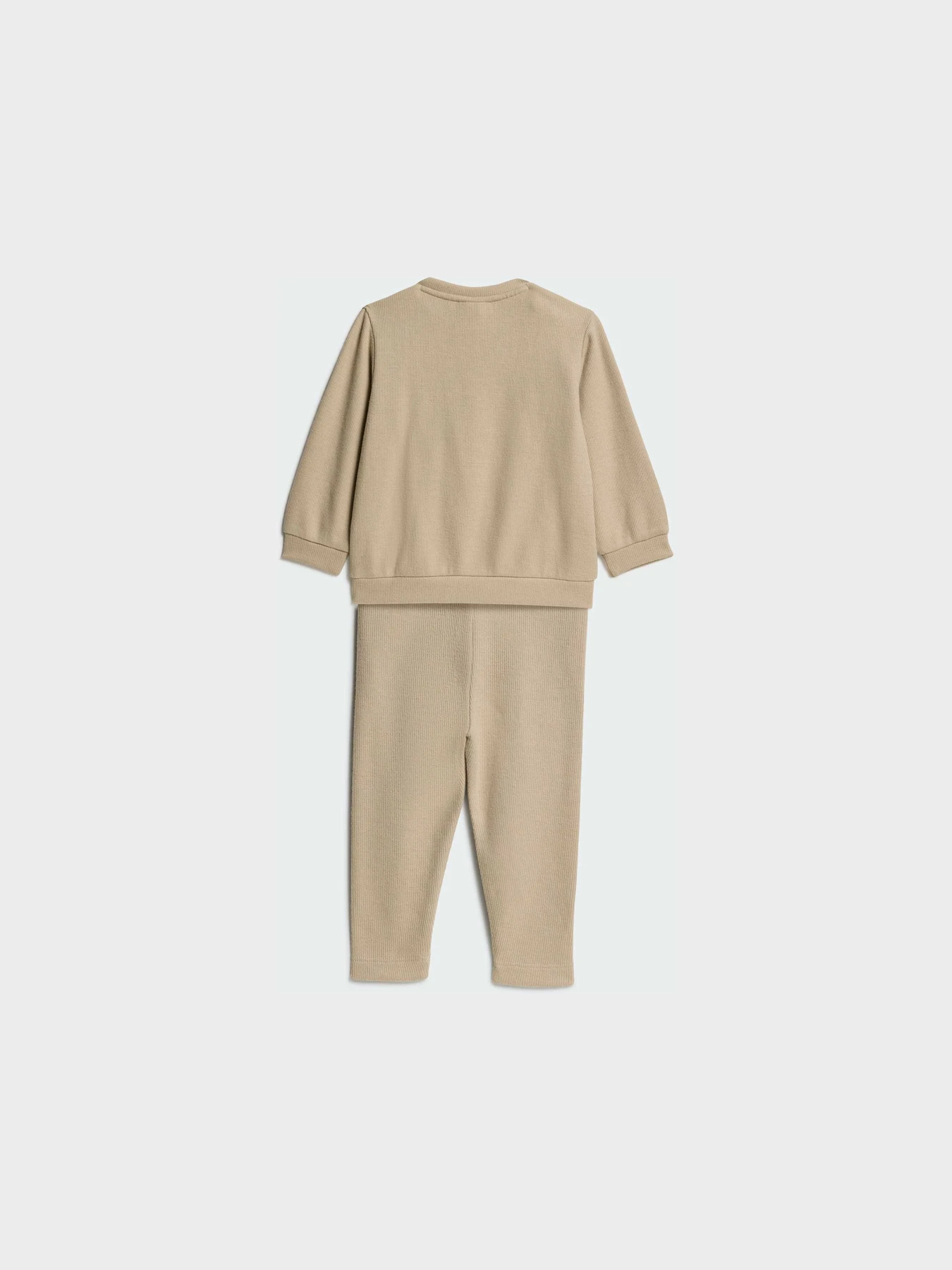 Костюмы Adidas модель KS6546 Костюмы Adidas модель KS6546 Фото