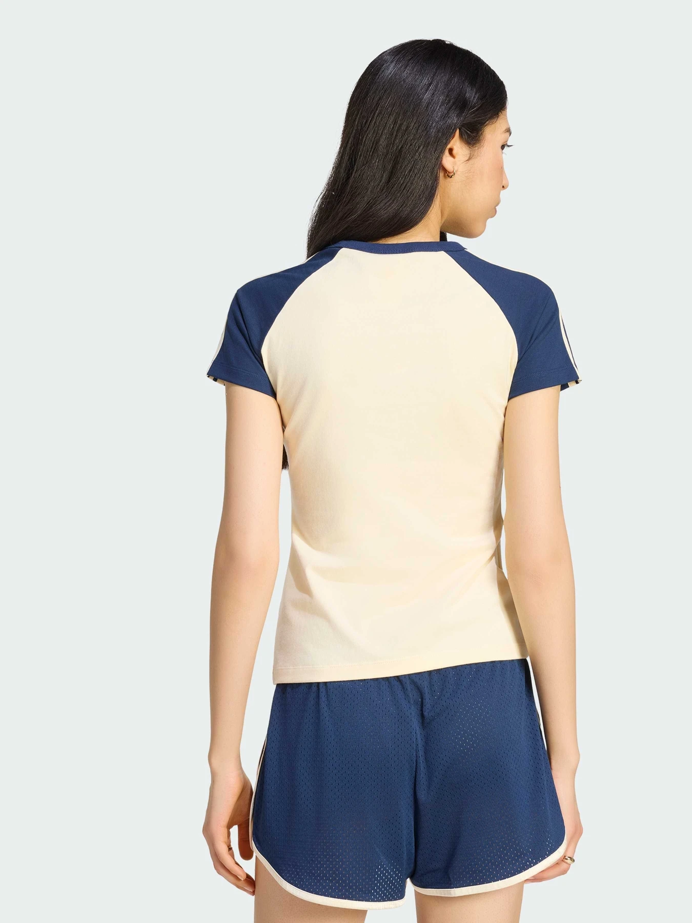 Футболки и поло Adidas Adicolor модель KS4697 Футболки и поло Adidas Adicolor модель KS4697 Фото