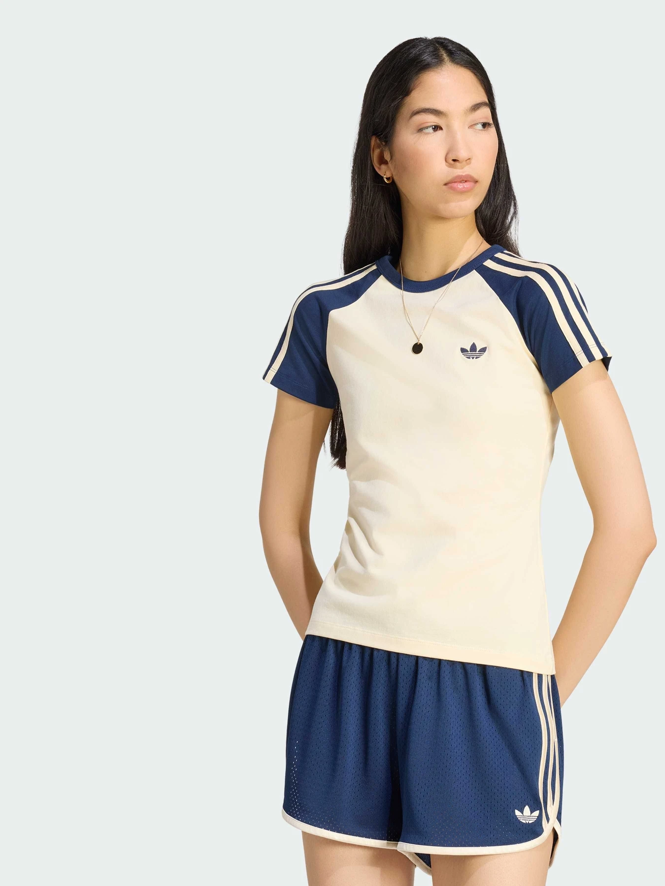 Футболки и поло Adidas Adicolor модель KS4697 Футболки и поло Adidas Adicolor модель KS4697 Фото