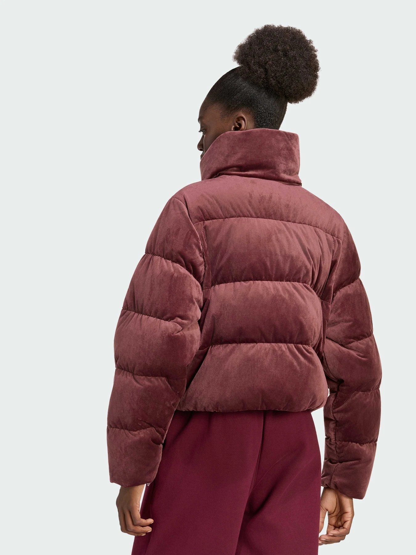 Куртки и дубленки Adidas модель KR9557 Куртки и дубленки Adidas модель KR9557 Фото