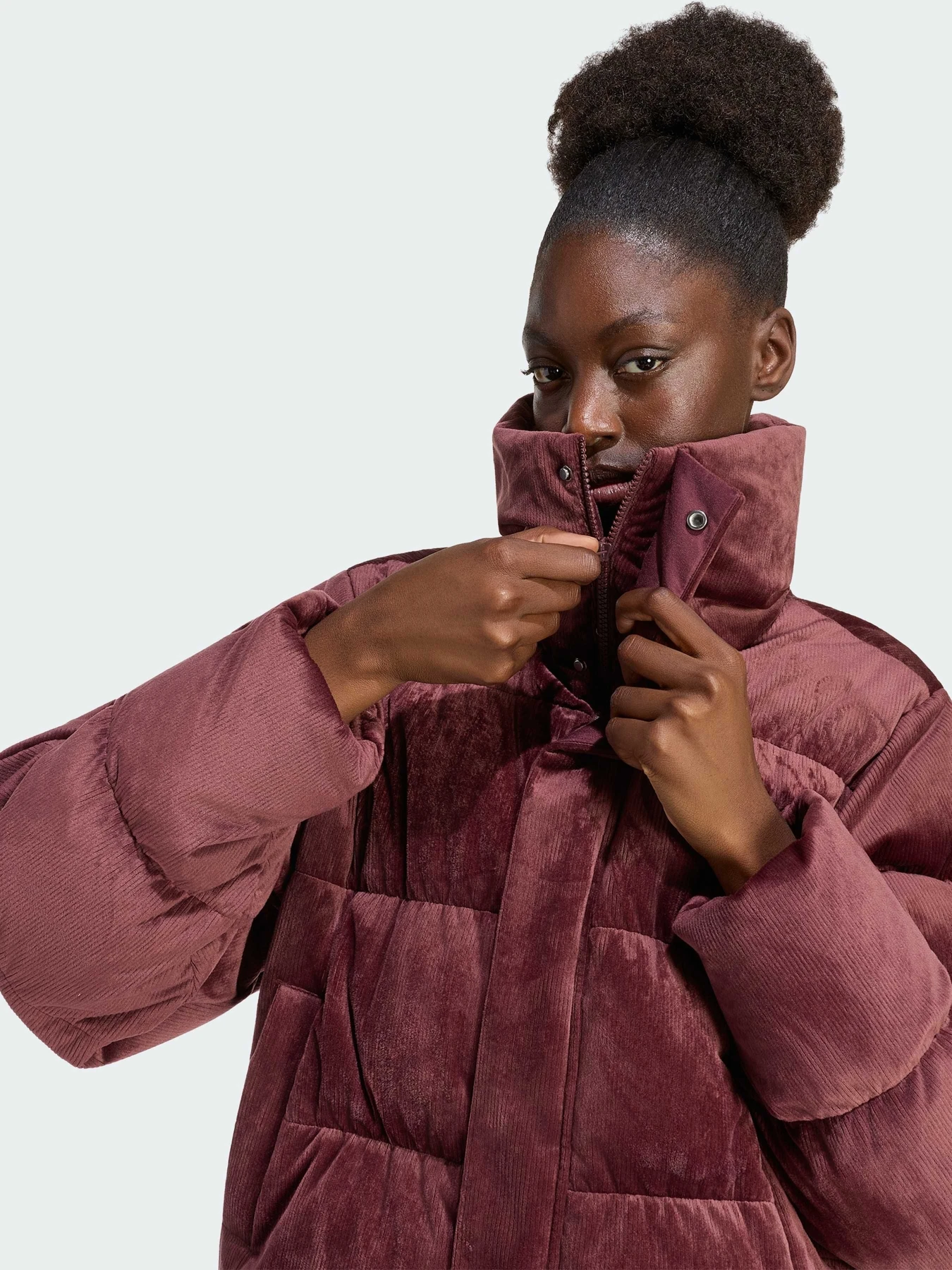 Куртки и дубленки Adidas модель KR9557 Куртки и дубленки Adidas модель KR9557 Фото