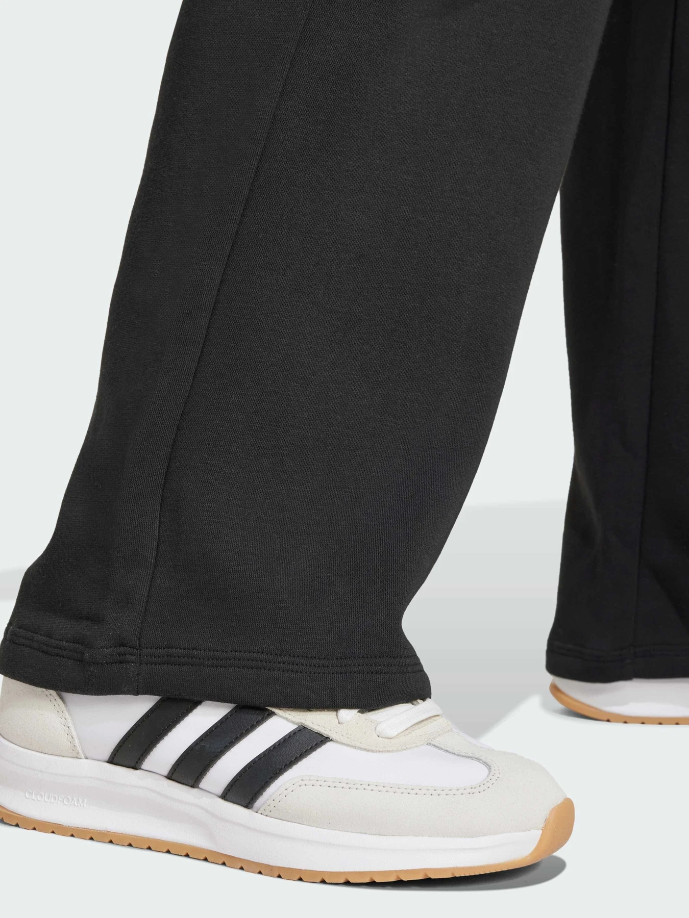Брюки Adidas Adidas Essentials модель JC5921 Брюки Adidas Adidas Essentials модель JC5921 Фото