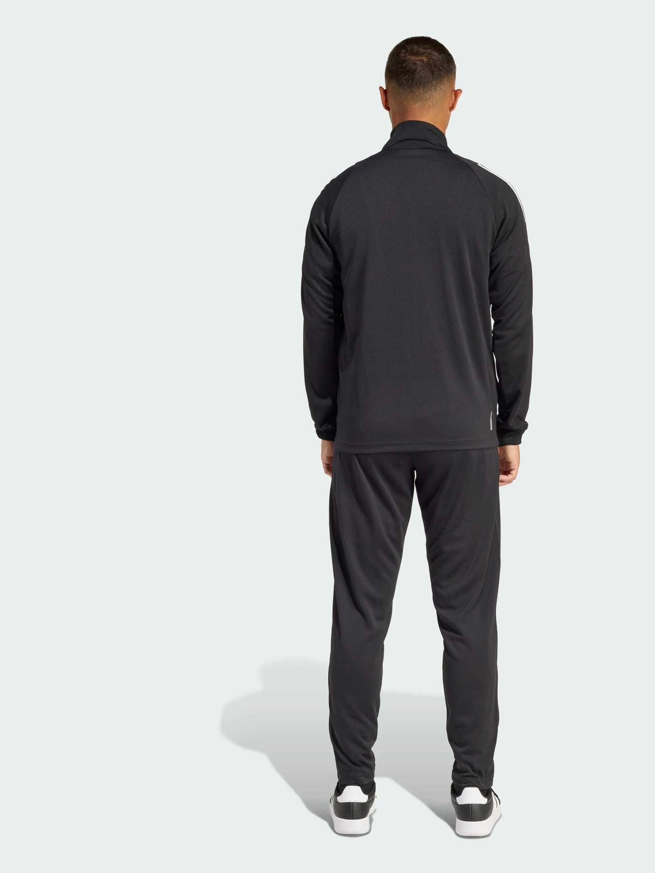 Костюмы Adidas модель JZ0300 Костюмы Adidas модель JZ0300 Фото