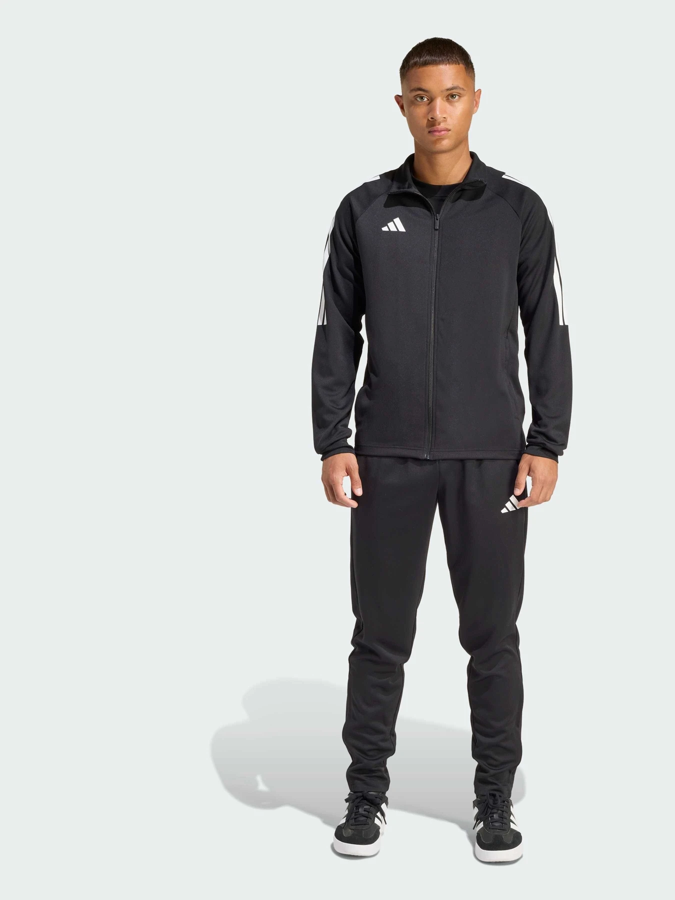 Костюмы Adidas модель JZ0300 Костюмы Adidas модель JZ0300 Фото
